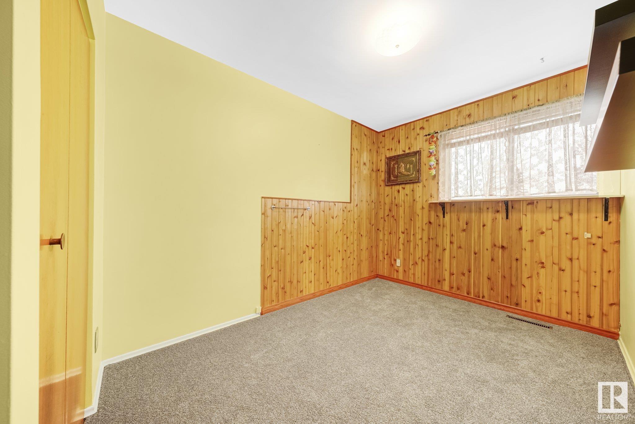      8821 137 AV NW , Edmonton,  ,T5E 1Y3 ;  Listing Number: MLS E4418278