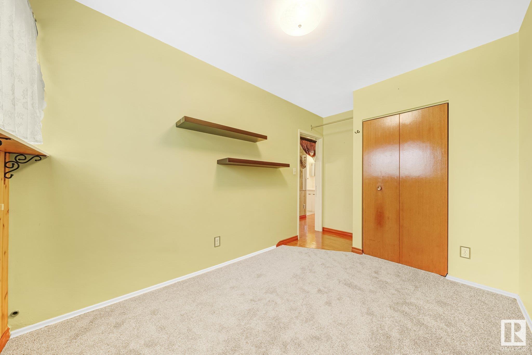      8821 137 AV NW , Edmonton,  ,T5E 1Y3 ;  Listing Number: MLS E4418278