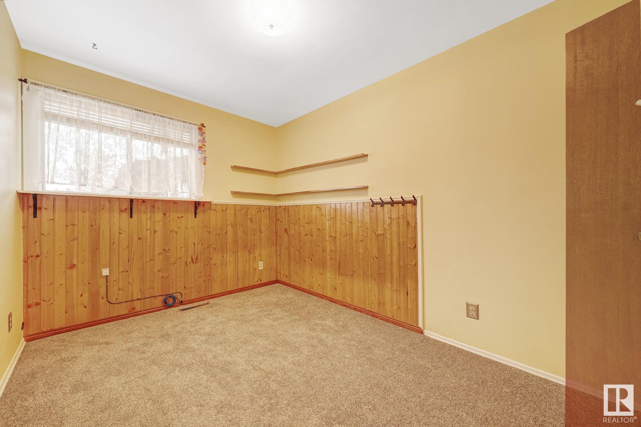     8821 137 AV NW , Edmonton,  ,T5E 1Y3 ;  Listing Number: MLS E4418278