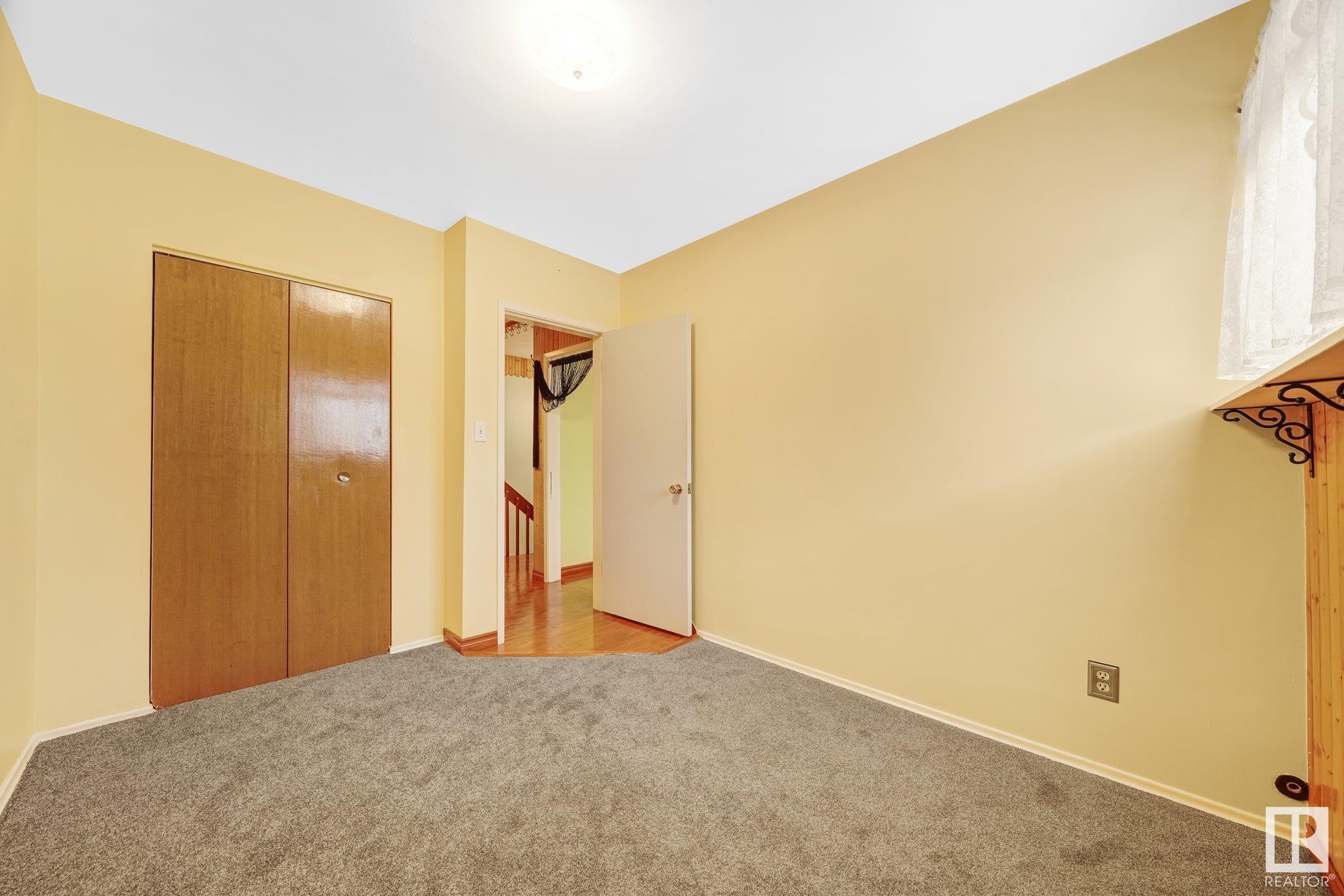      8821 137 AV NW , Edmonton,  ,T5E 1Y3 ;  Listing Number: MLS E4418278