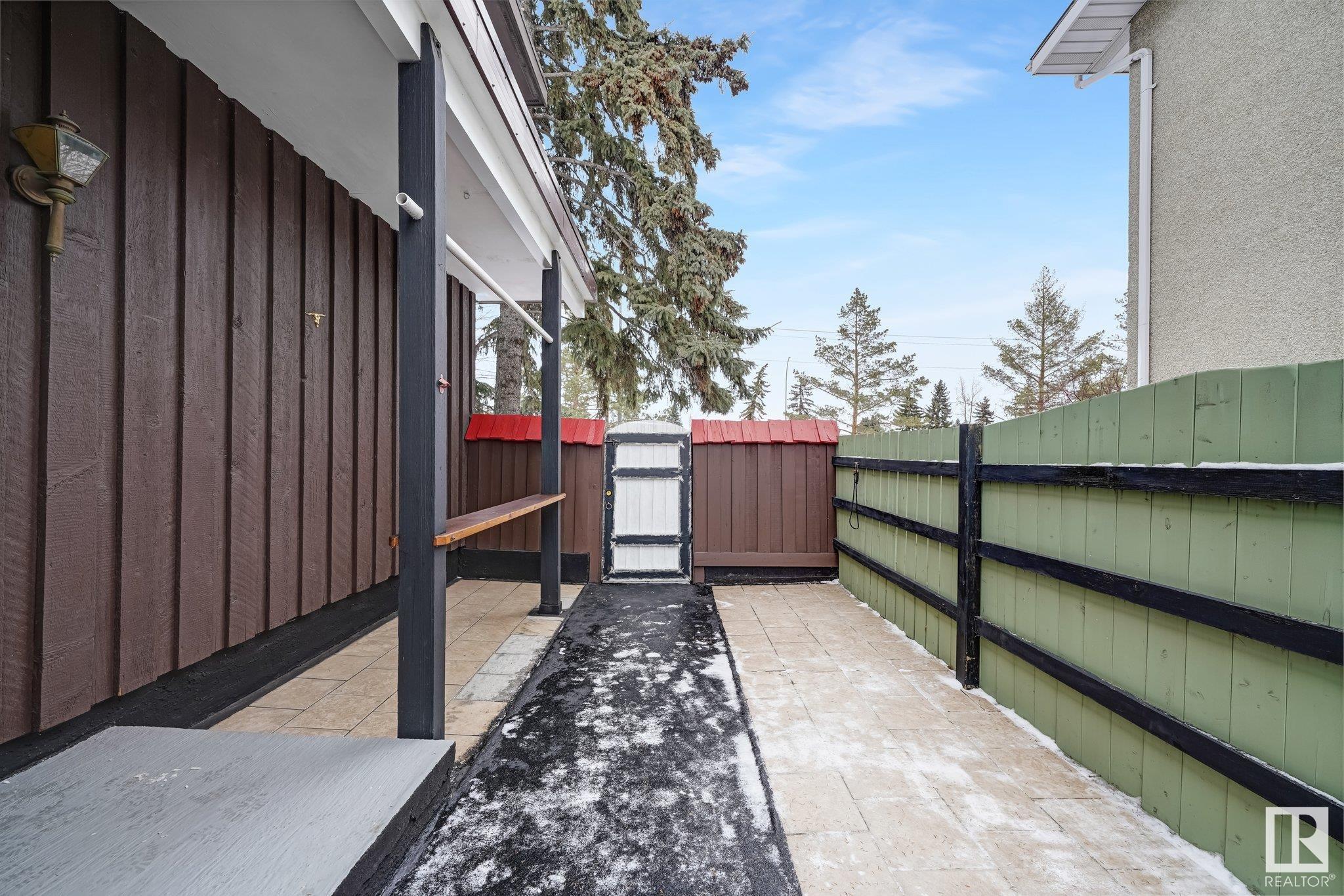      8821 137 AV NW , Edmonton,  ,T5E 1Y3 ;  Listing Number: MLS E4418278