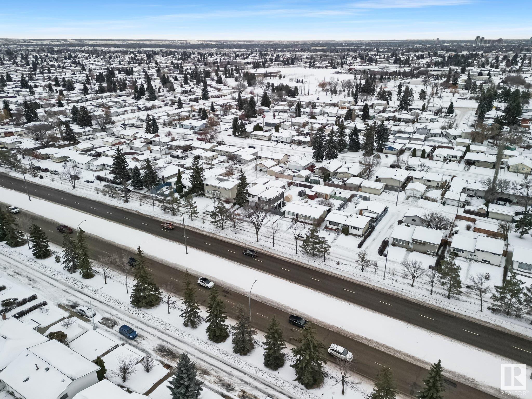      8821 137 AV NW , Edmonton,  ,T5E 1Y3 ;  Listing Number: MLS E4418278
