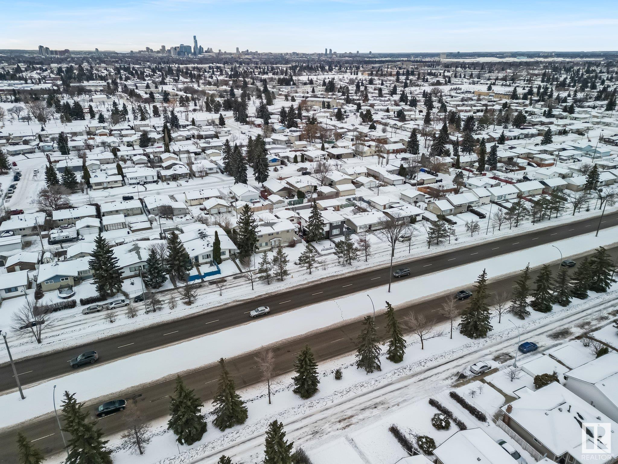      8821 137 AV NW , Edmonton,  ,T5E 1Y3 ;  Listing Number: MLS E4418278
