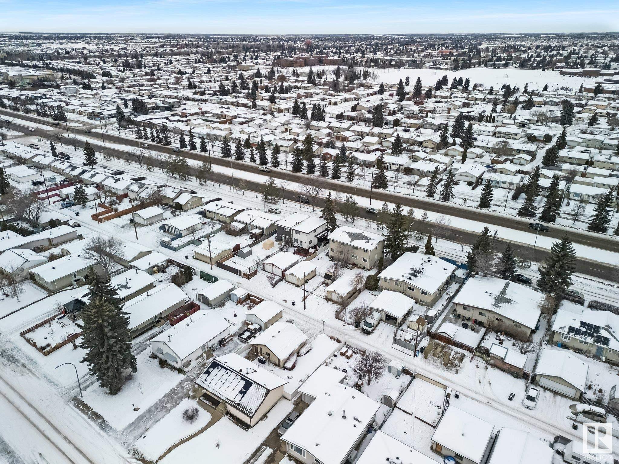      8821 137 AV NW , Edmonton,  ,T5E 1Y3 ;  Listing Number: MLS E4418278