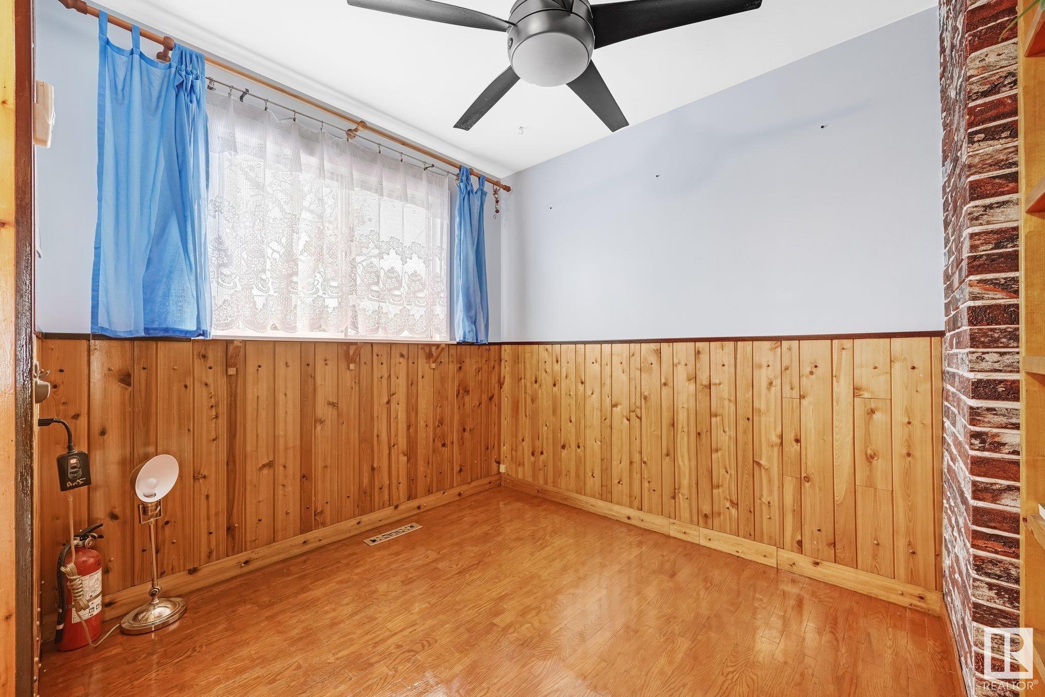      8821 137 AV NW , Edmonton,  ,T5E 1Y3 ;  Listing Number: MLS E4418278