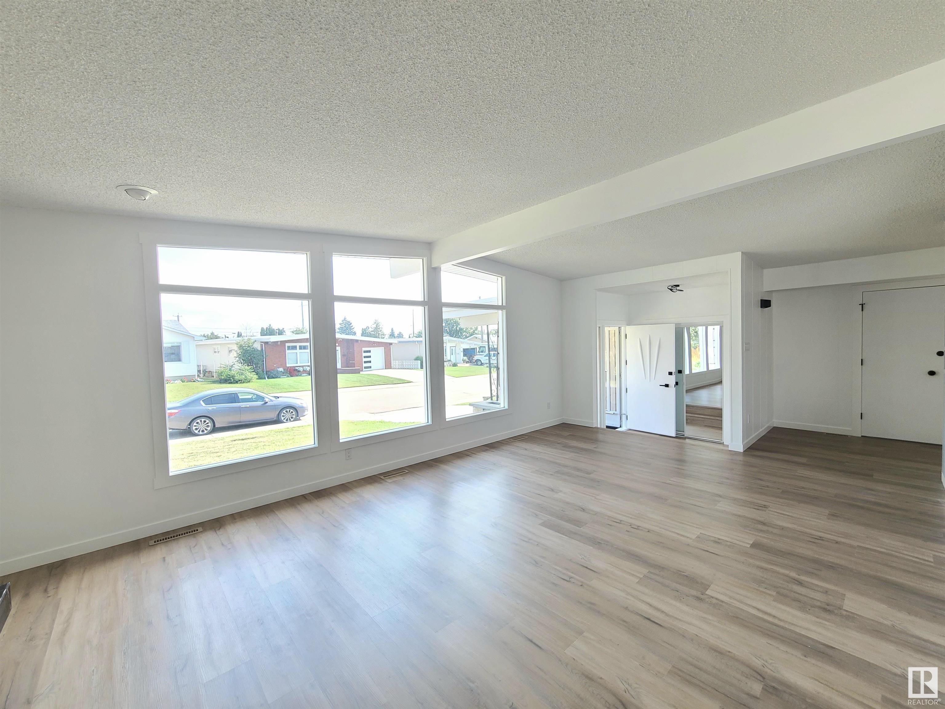      13324 79 ST NW , Edmonton,  ,T5C 1J7 ;  Listing Number: MLS E4418282
