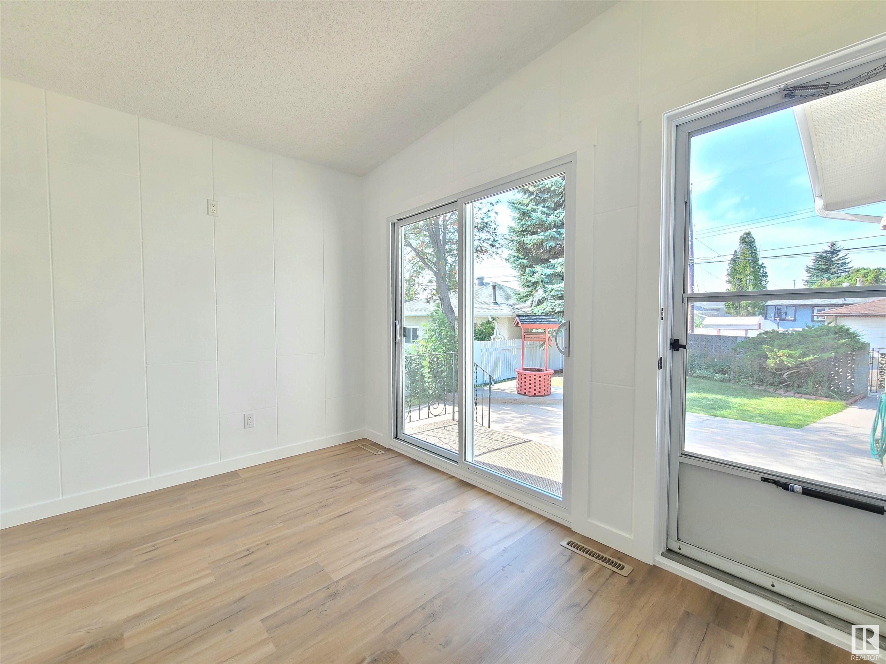      13324 79 ST NW , Edmonton,  ,T5C 1J7 ;  Listing Number: MLS E4418282