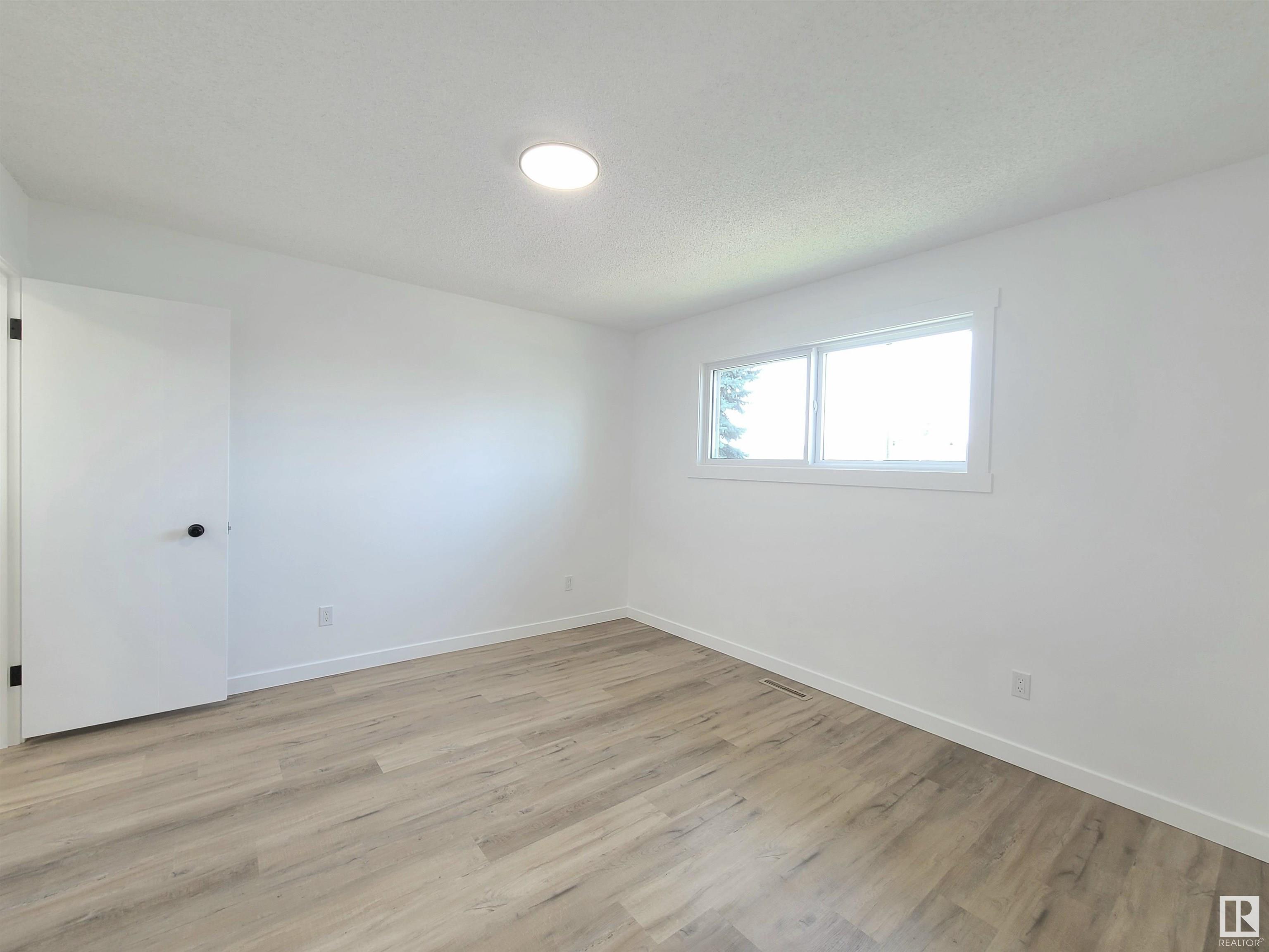     13324 79 ST NW , Edmonton,  ,T5C 1J7 ;  Listing Number: MLS E4418282