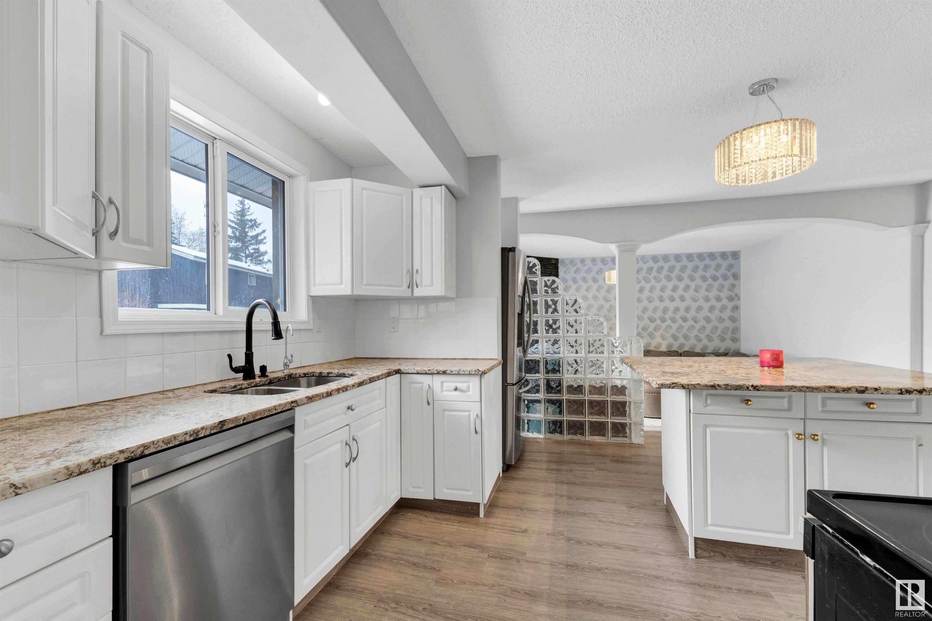      18615 71 AV NW , Edmonton,  ,T5T 2V9 ;  Listing Number: MLS E4418303