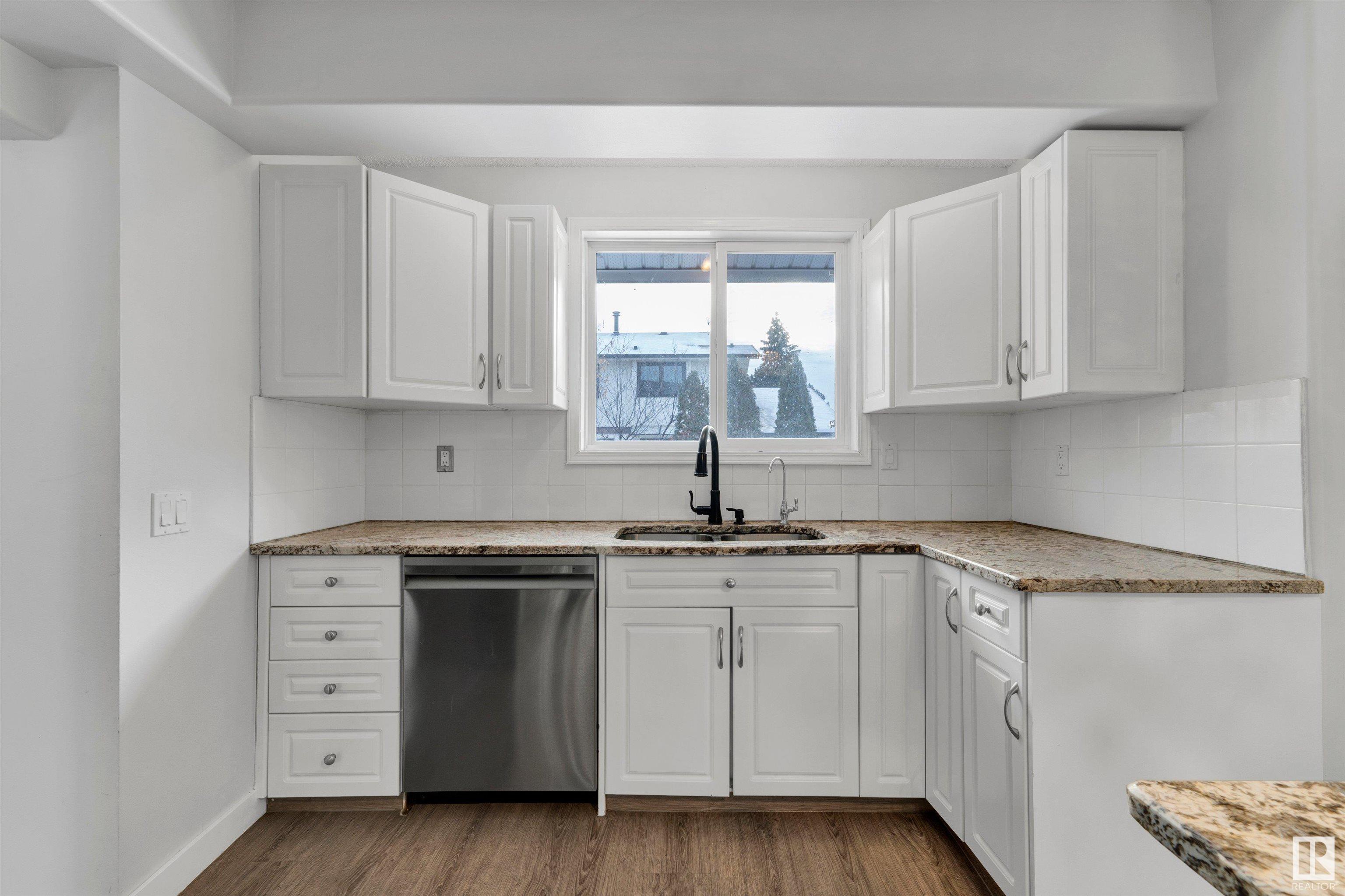      18615 71 AV NW , Edmonton,  ,T5T 2V9 ;  Listing Number: MLS E4418303