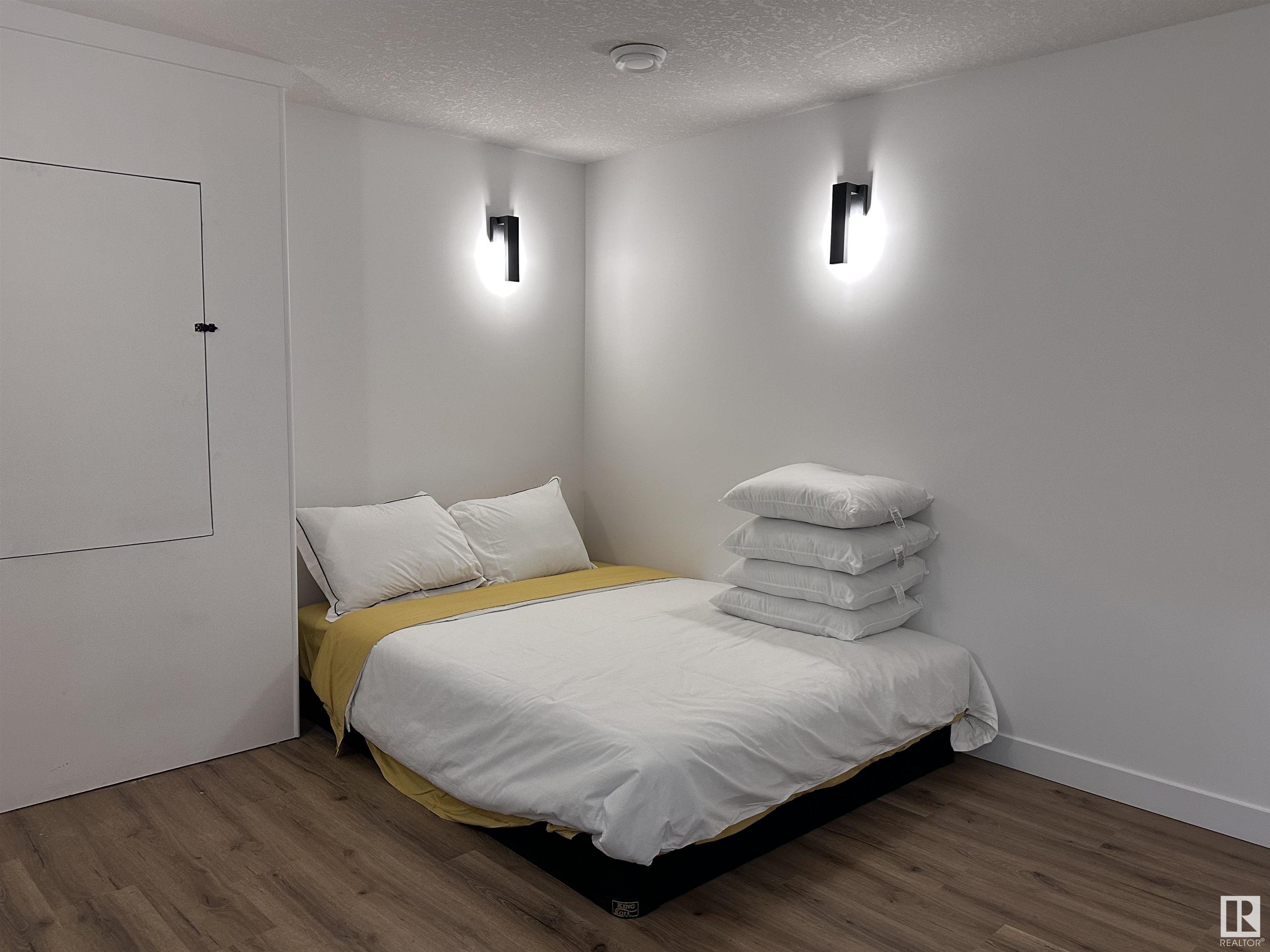      2517 14A AV NW , Edmonton,  ,T6T 2T6 ;  Listing Number: MLS E4418312