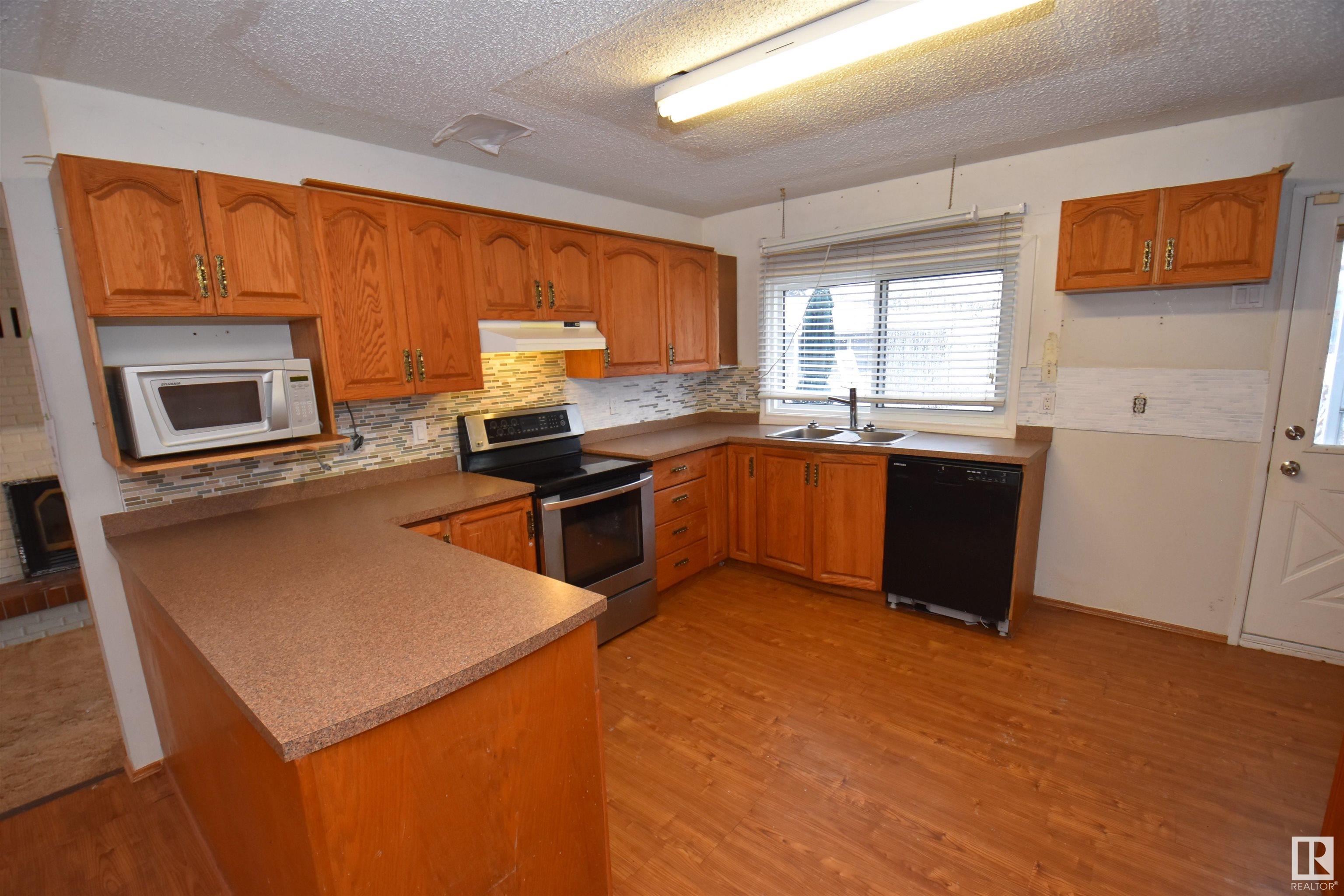      5120 49 AV , Rural Lac Ste. Anne County,  ,T0E 0A0 ;  Listing Number: MLS E4418322