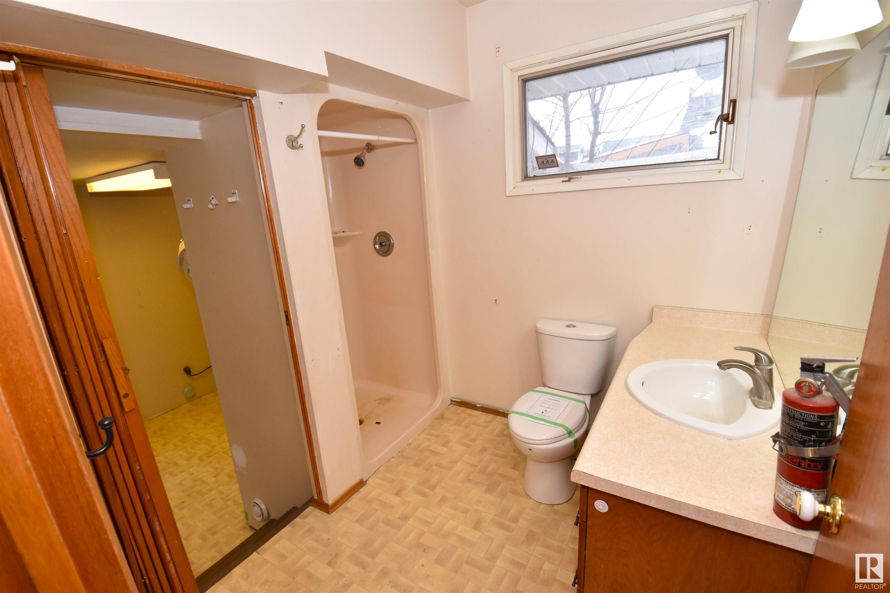      5120 49 AV , Rural Lac Ste. Anne County,  ,T0E 0A0 ;  Listing Number: MLS E4418322