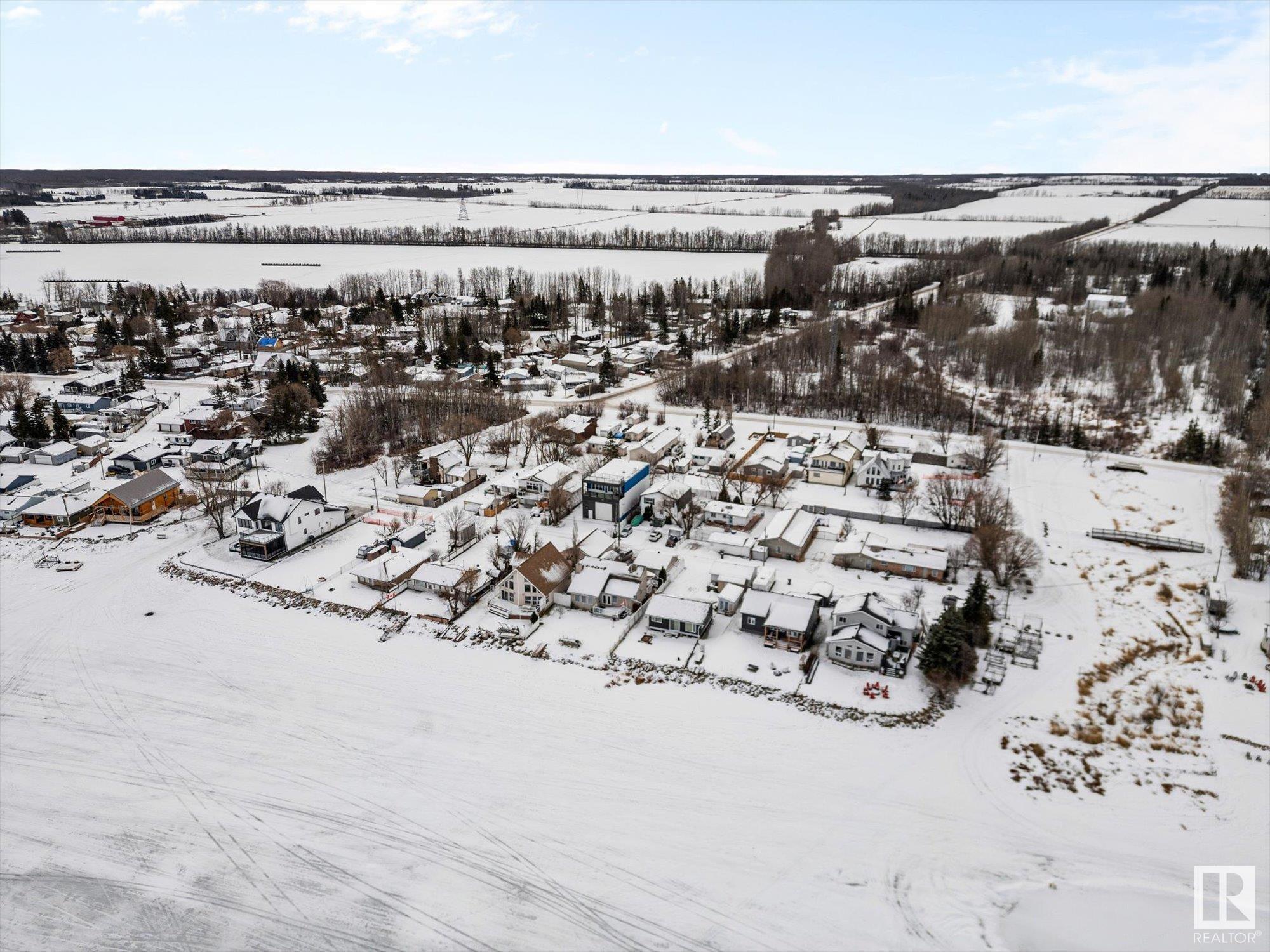      6016 52 AV , Rural Lac Ste. Anne County,  ,T0E 0A0 ;  Listing Number: MLS E4418325