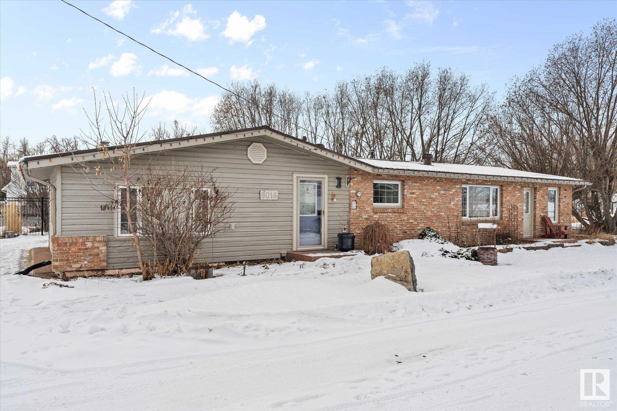      6016 52 AV , Rural Lac Ste. Anne County,  ,T0E 0A0 ;  Listing Number: MLS E4418325