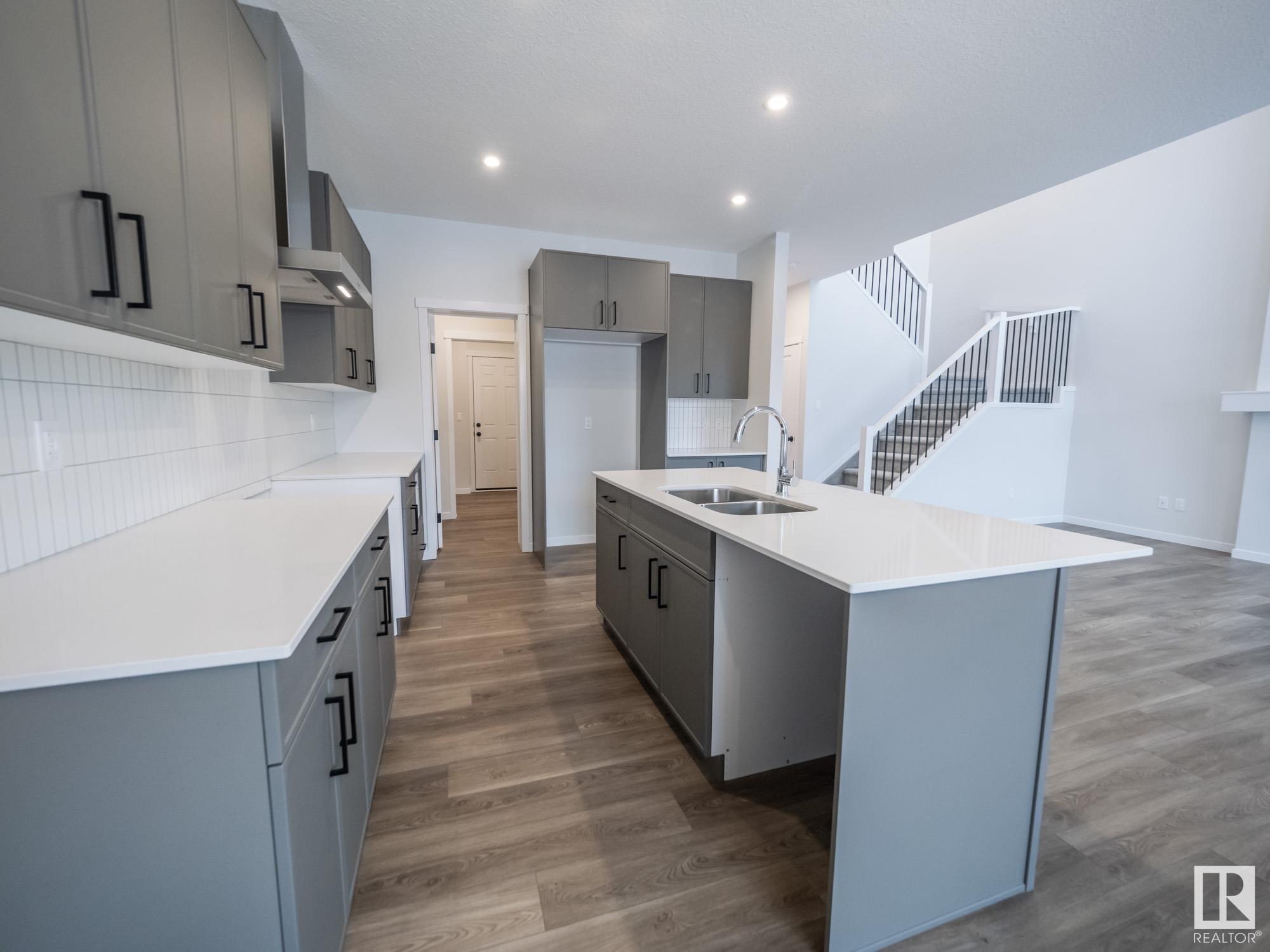      2432 205 ST NW , Edmonton,  ,T6M 1N6 ;  Listing Number: MLS E4418337