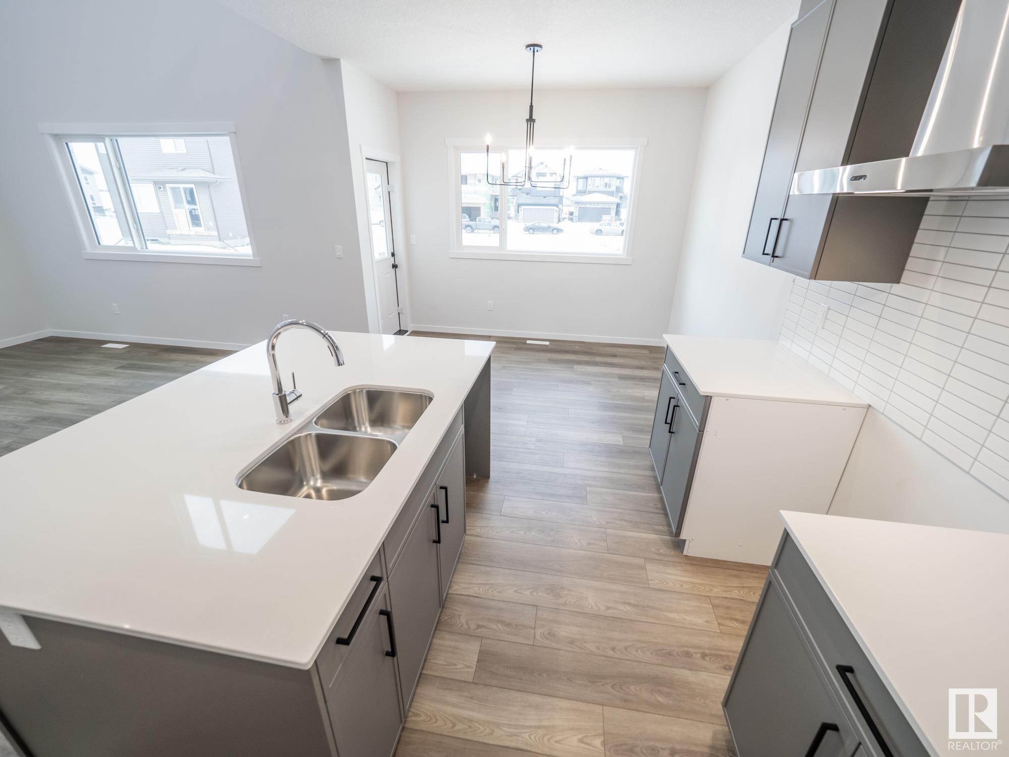      2520 209 ST NW , Edmonton,  ,T6M 2K7 ;  Listing Number: MLS E4418338