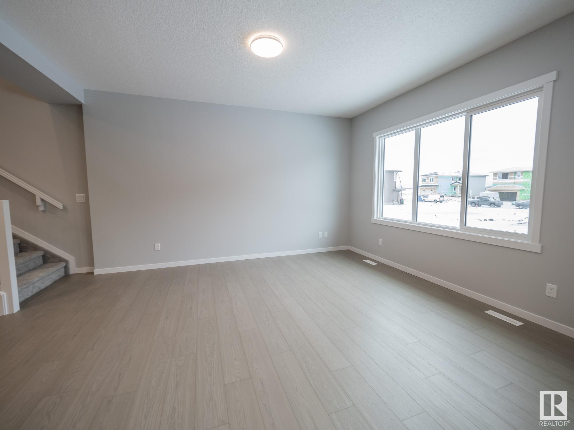      2528 209 ST NW , Edmonton,  ,T6M 2K7 ;  Listing Number: MLS E4418340