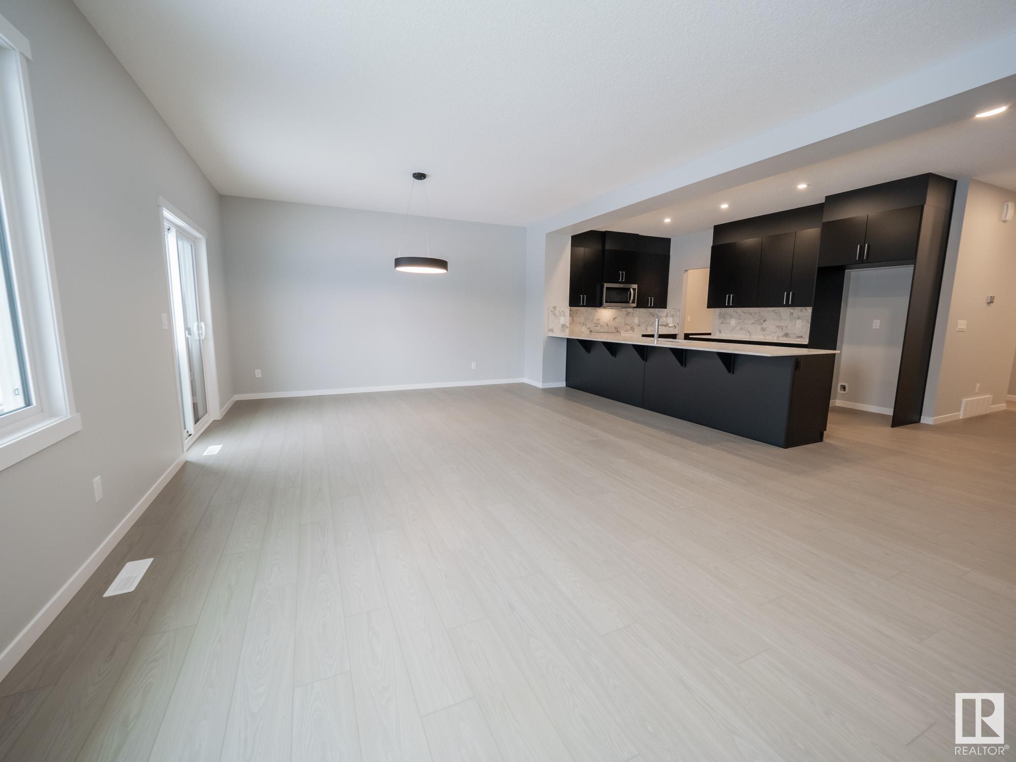      2528 209 ST NW , Edmonton,  ,T6M 2K7 ;  Listing Number: MLS E4418340