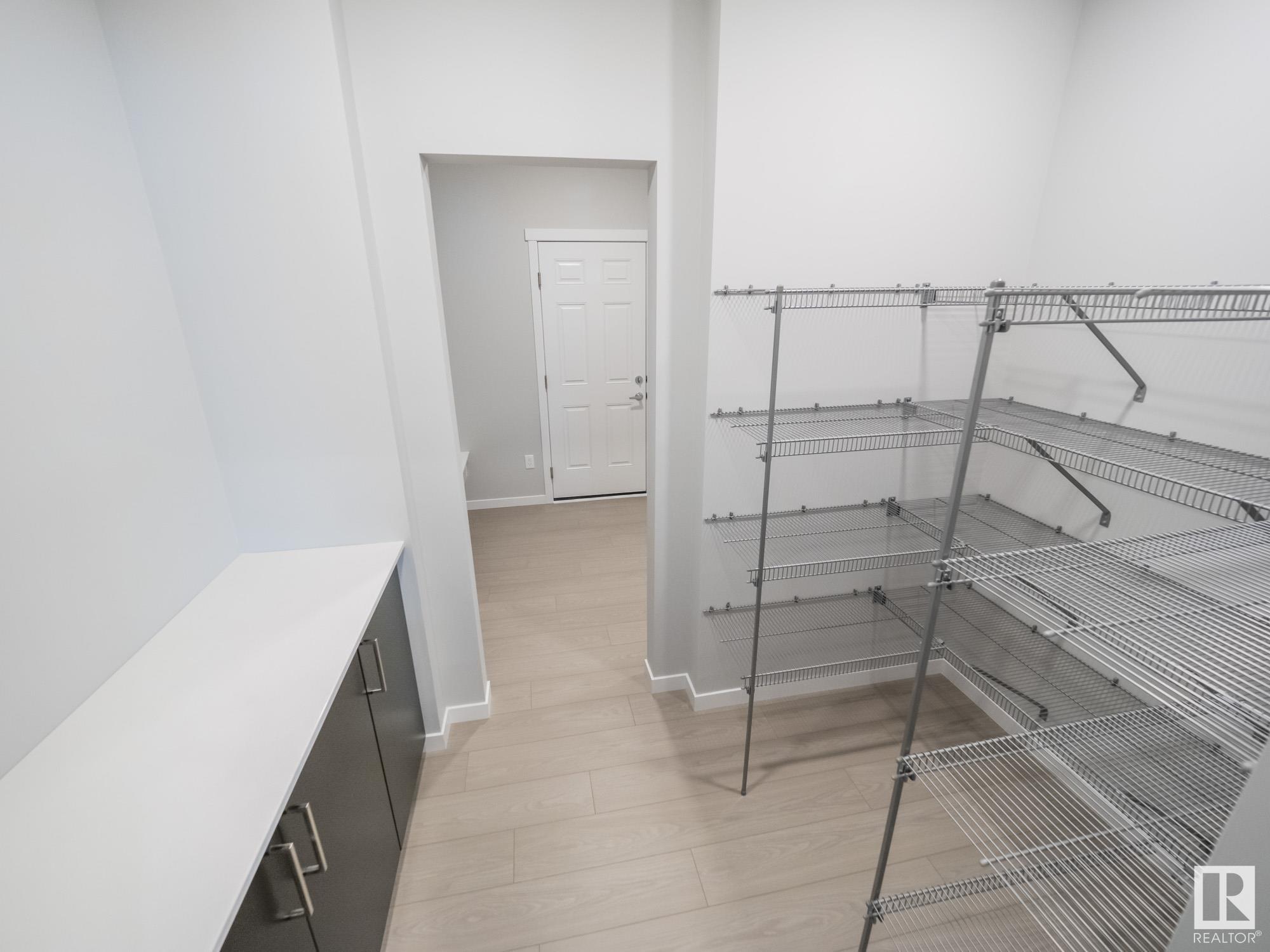      2528 209 ST NW , Edmonton,  ,T6M 2K7 ;  Listing Number: MLS E4418340