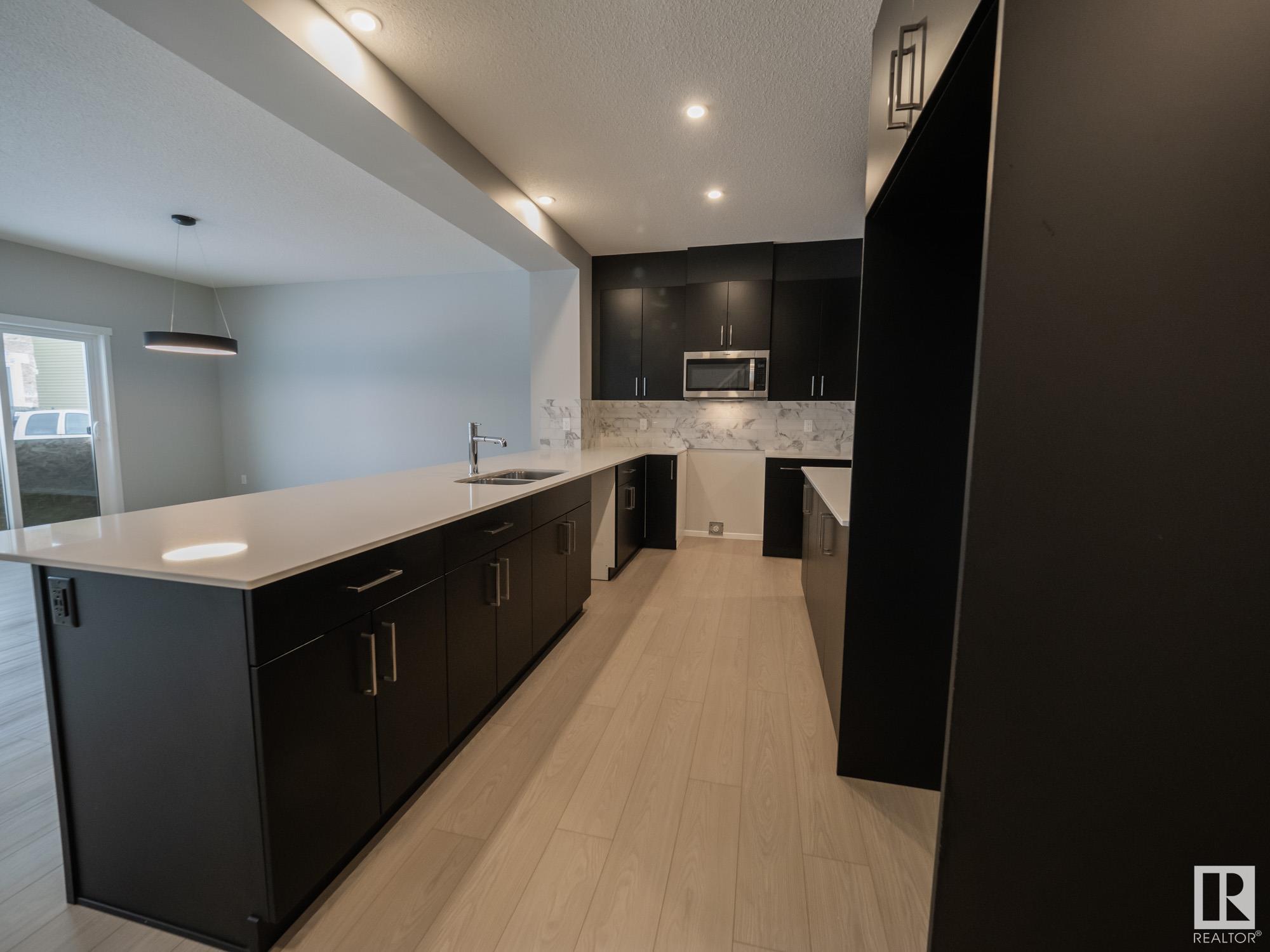      2528 209 ST NW , Edmonton,  ,T6M 2K7 ;  Listing Number: MLS E4418340