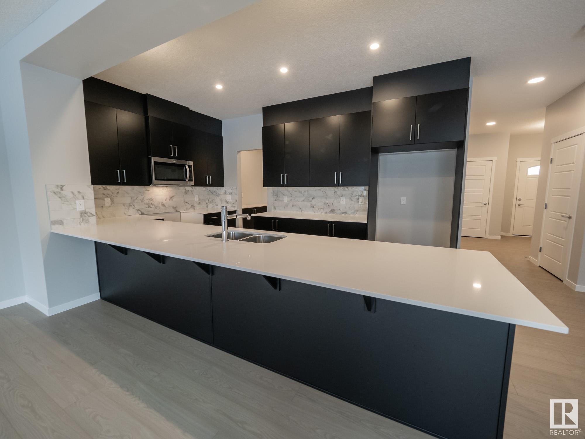      2528 209 ST NW , Edmonton,  ,T6M 2K7 ;  Listing Number: MLS E4418340