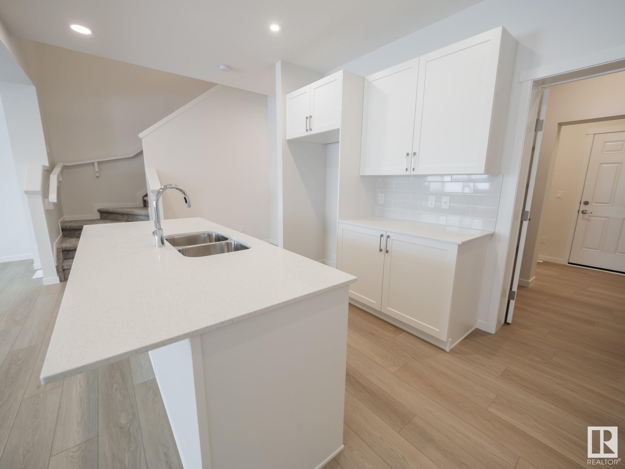      2264 194 ST NW , Edmonton,  ,T6M 3B7 ;  Listing Number: MLS E4418341
