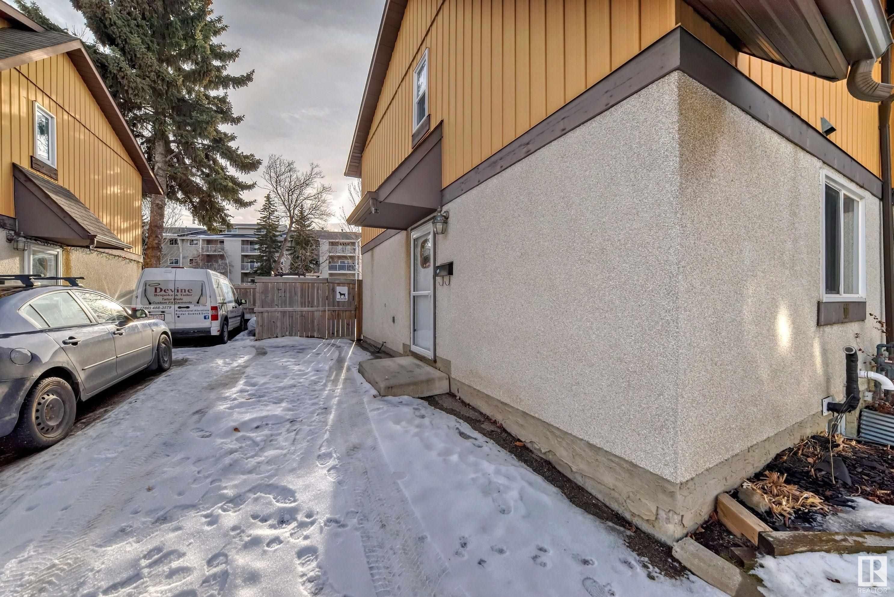     111 WOODSTOCK NW , Edmonton,  ,T5T 0H6 ;  Listing Number: MLS E4418351