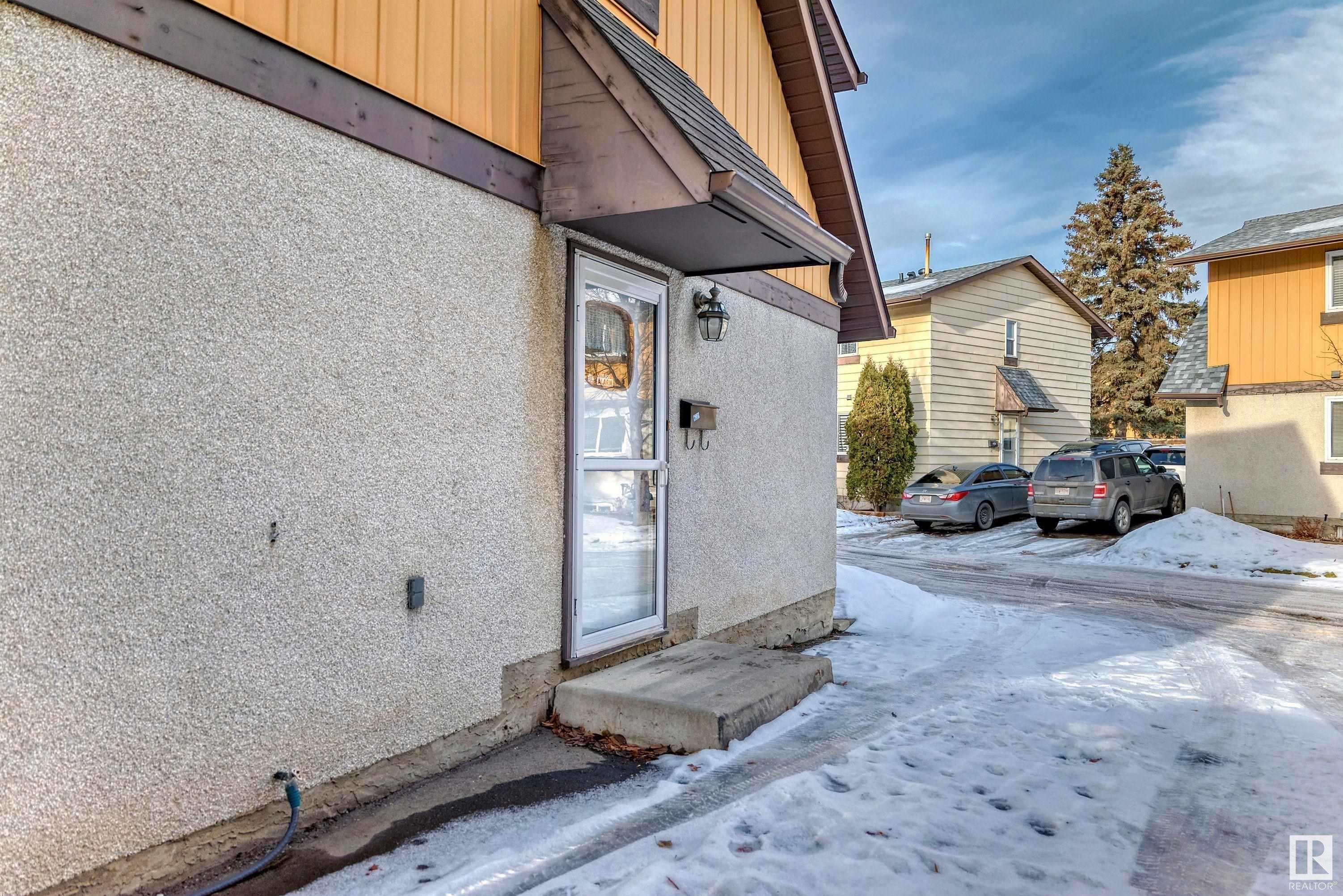      111 WOODSTOCK NW , Edmonton,  ,T5T 0H6 ;  Listing Number: MLS E4418351