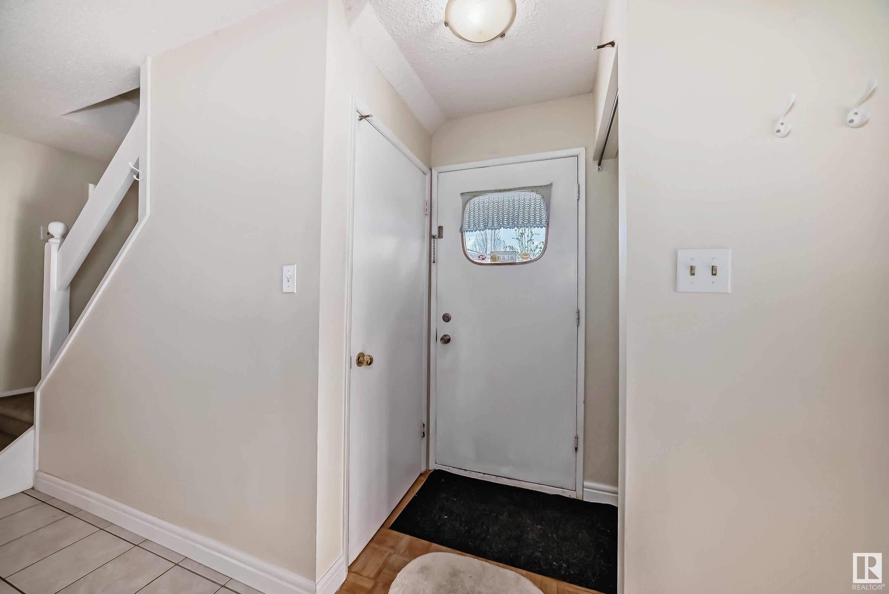      111 WOODSTOCK NW , Edmonton,  ,T5T 0H6 ;  Listing Number: MLS E4418351