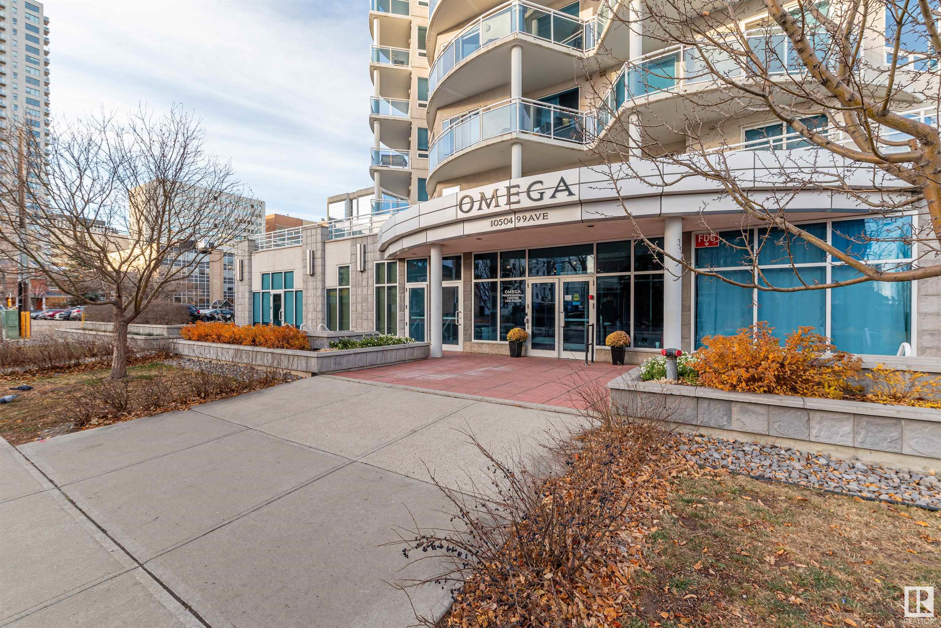      #402 10504 99 AV NW , Edmonton,  ,T5K 1B2 ;  Listing Number: MLS E4418372