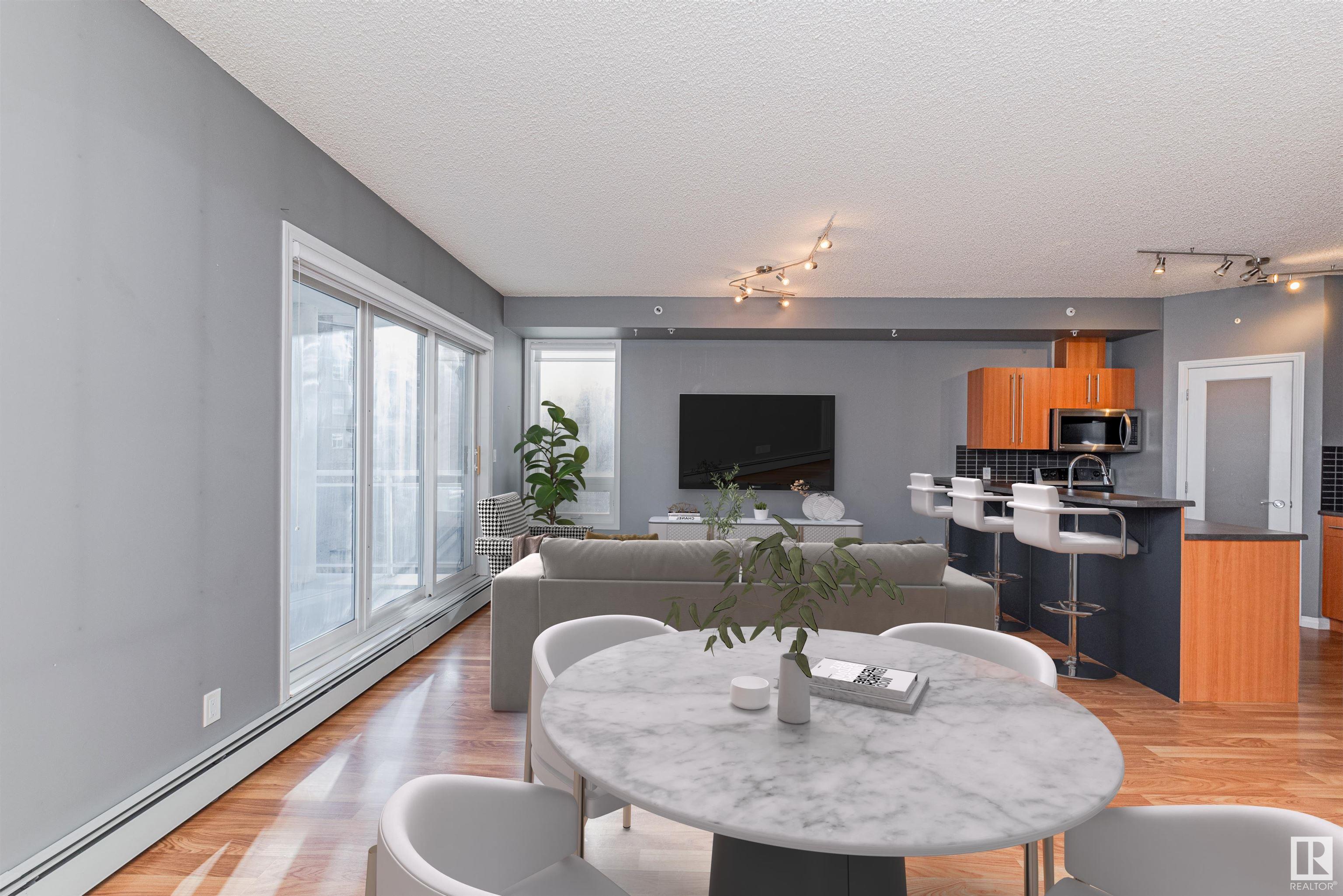      #402 10504 99 AV NW , Edmonton,  ,T5K 1B2 ;  Listing Number: MLS E4418372