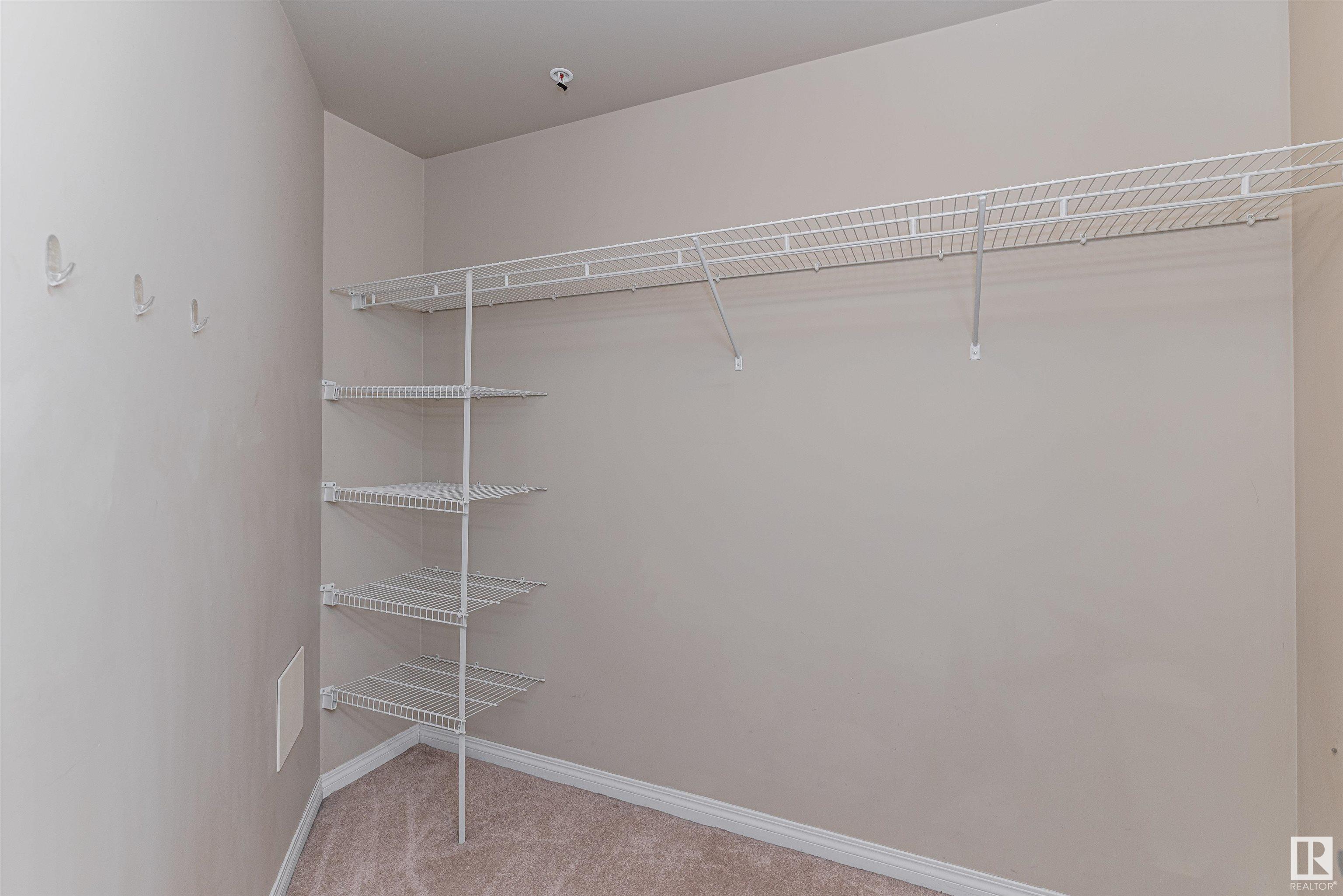      #402 10504 99 AV NW , Edmonton,  ,T5K 1B2 ;  Listing Number: MLS E4418372