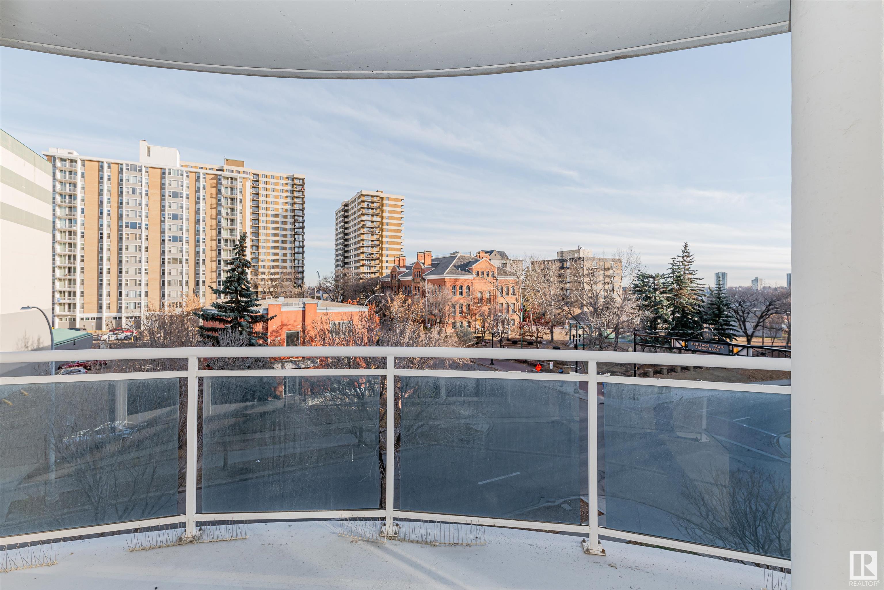      #402 10504 99 AV NW , Edmonton,  ,T5K 1B2 ;  Listing Number: MLS E4418372