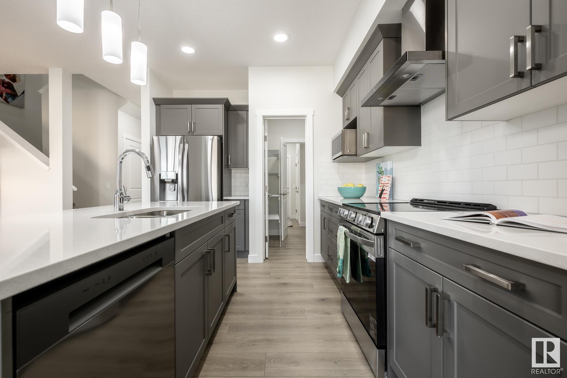      303 28 ST SW , Edmonton,  ,T6X 3E8 ;  Listing Number: MLS E4418378