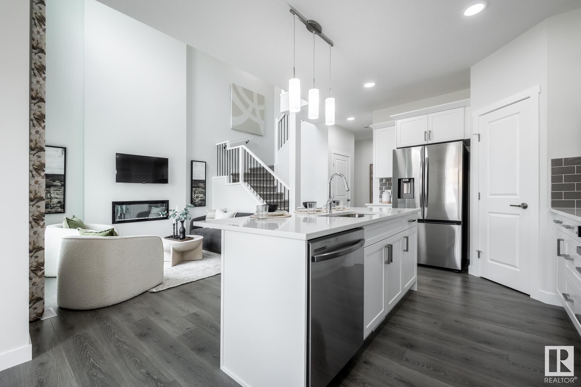      307 28 ST SW , Edmonton,  ,T6X 3E7 ;  Listing Number: MLS E4418379