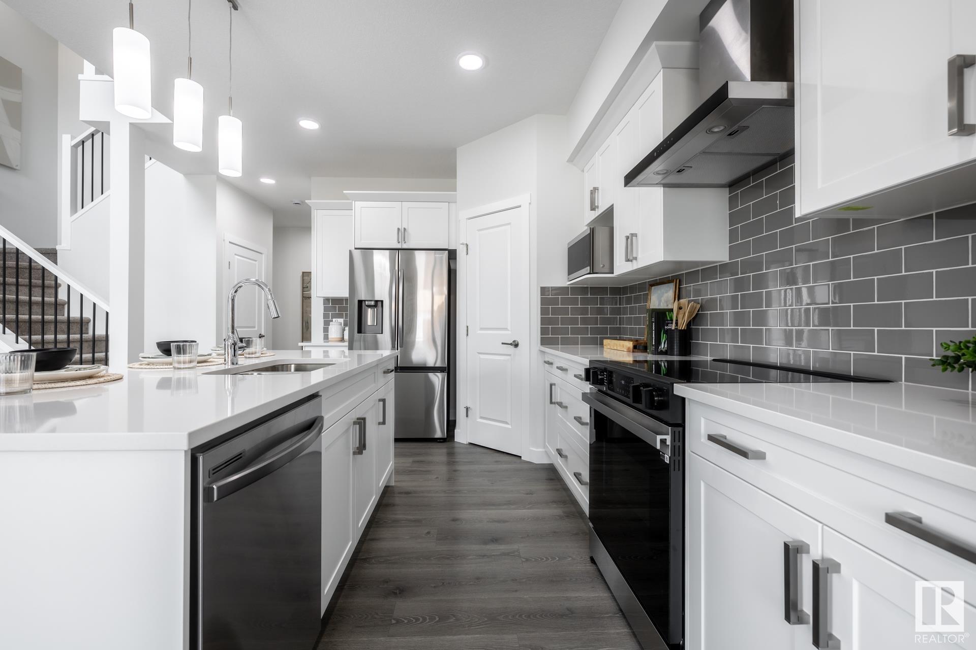      307 28 ST SW , Edmonton,  ,T6X 3E7 ;  Listing Number: MLS E4418379