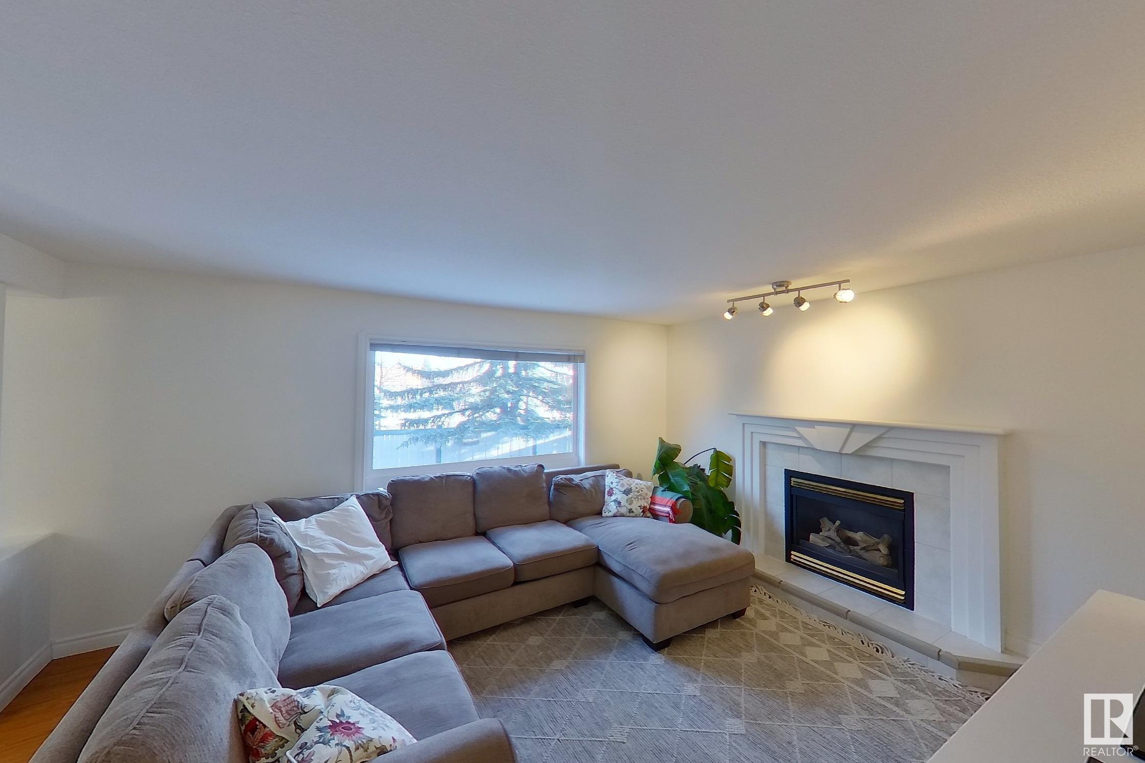      11 DEER PARK CL , Spruce Grove,  ,T7X 3K2 ;  Listing Number: MLS E4418384