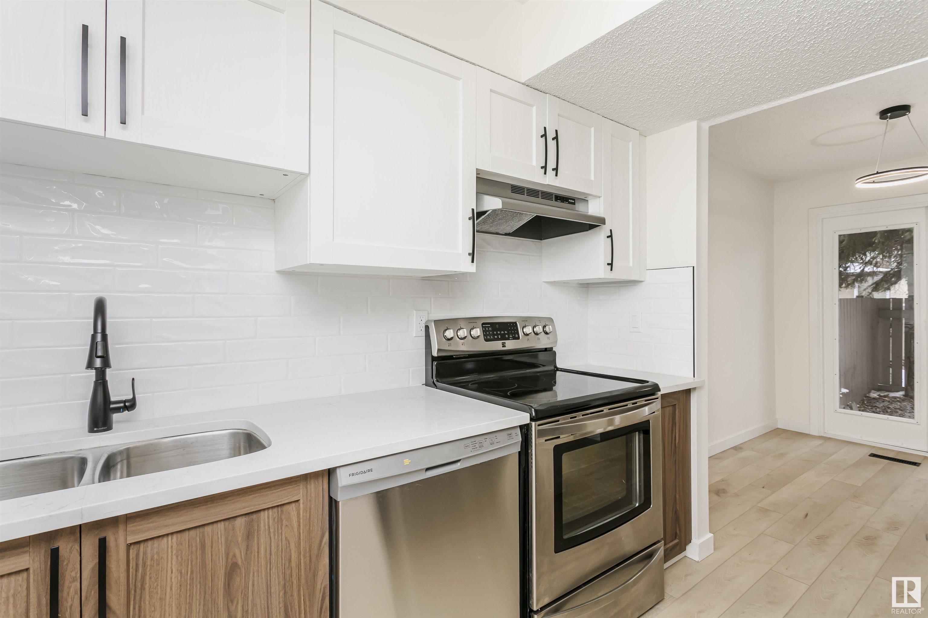      2315 139 AV NW , Edmonton,  ,T5Y 1S1 ;  Listing Number: MLS E4418426
