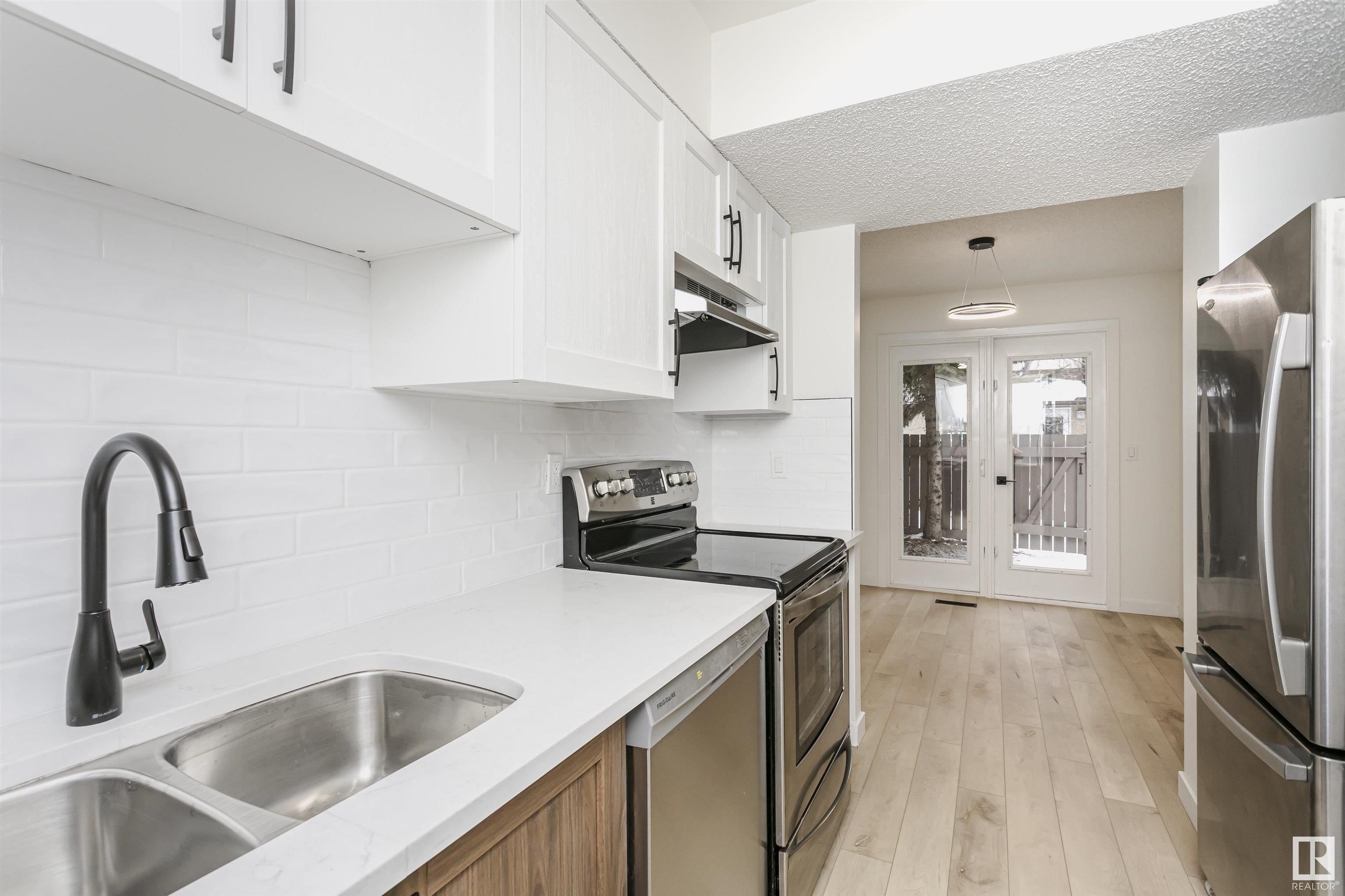      2315 139 AV NW , Edmonton,  ,T5Y 1S1 ;  Listing Number: MLS E4418426