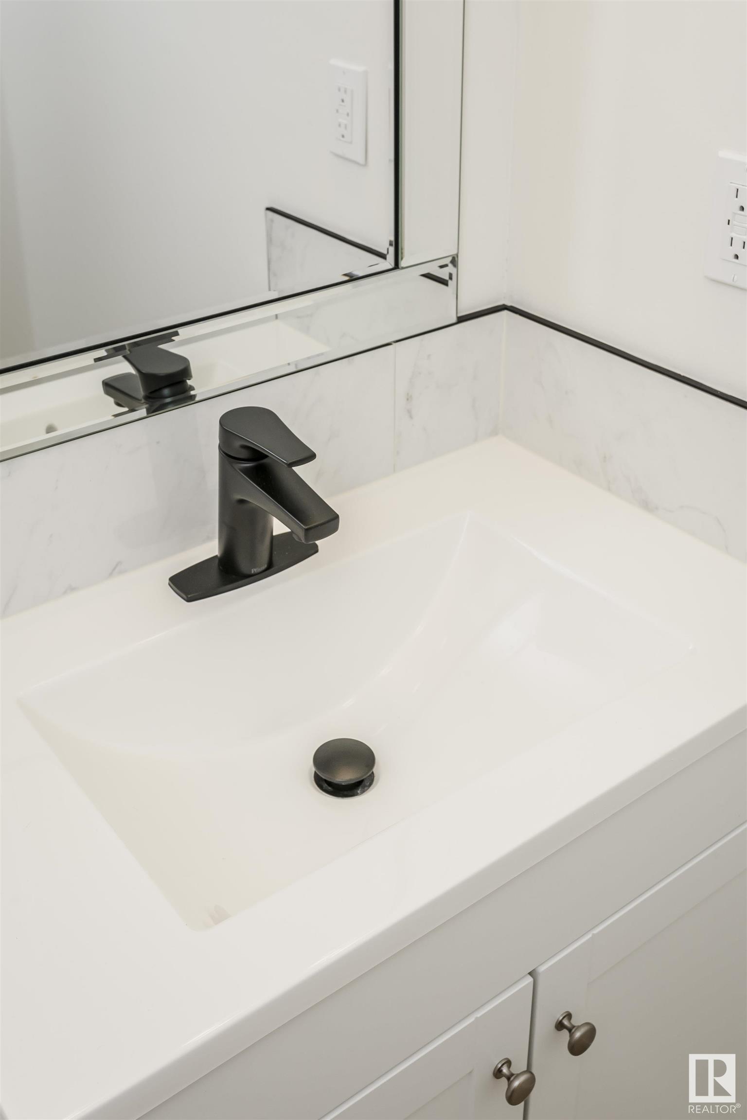      2315 139 AV NW , Edmonton,  ,T5Y 1S1 ;  Listing Number: MLS E4418426