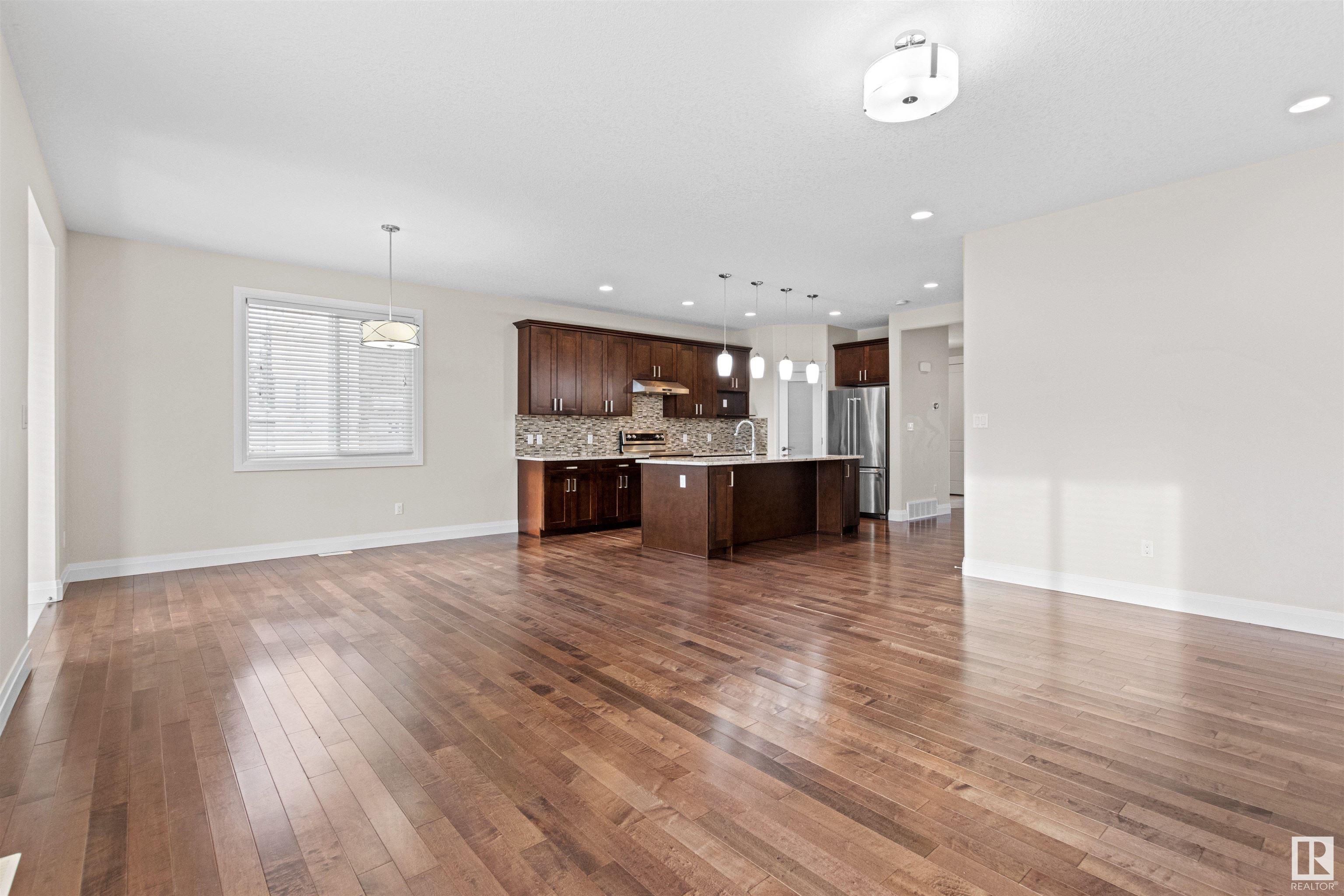     9333 87 AV NW , Edmonton,  ,T6C 1K3 ;  Listing Number: MLS E4418461