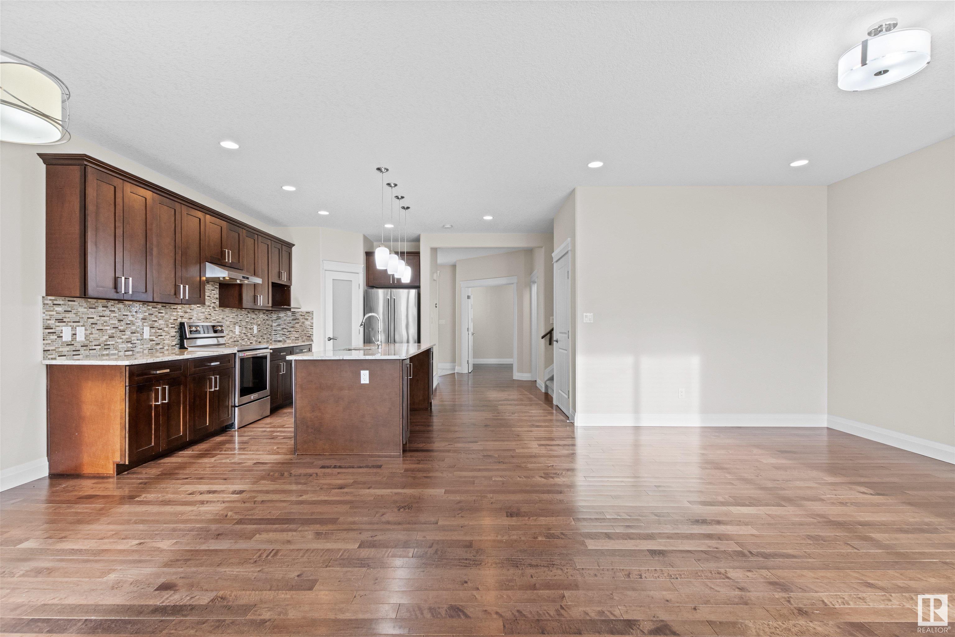      9333 87 AV NW , Edmonton,  ,T6C 1K3 ;  Listing Number: MLS E4418461