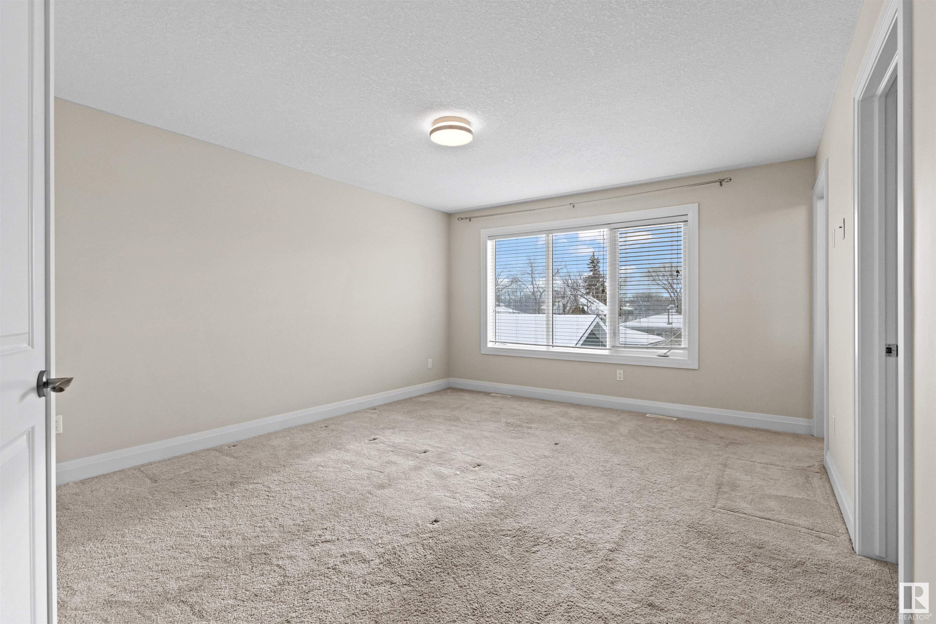      9333 87 AV NW , Edmonton,  ,T6C 1K3 ;  Listing Number: MLS E4418461