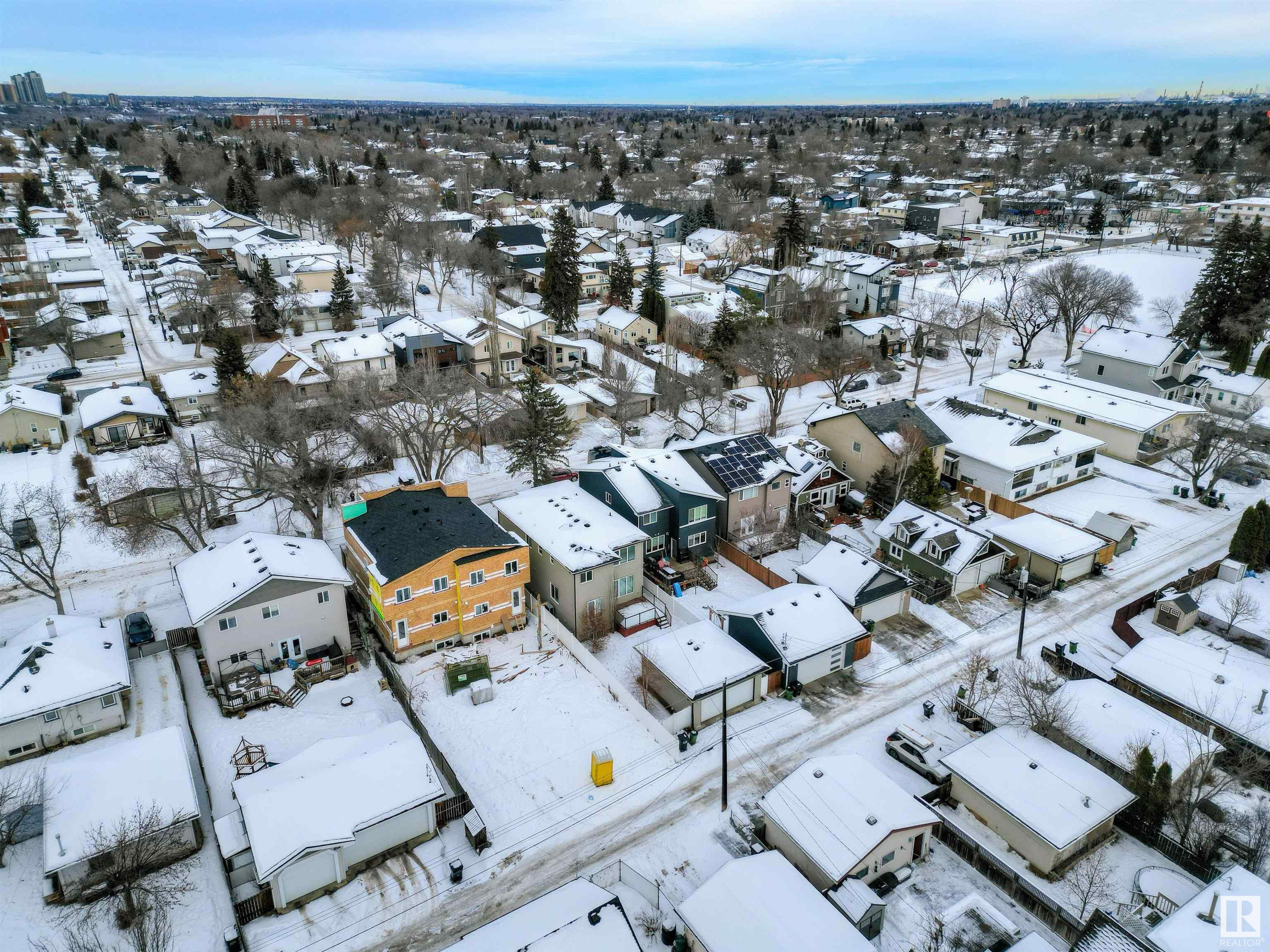      9333 87 AV NW , Edmonton,  ,T6C 1K3 ;  Listing Number: MLS E4418461