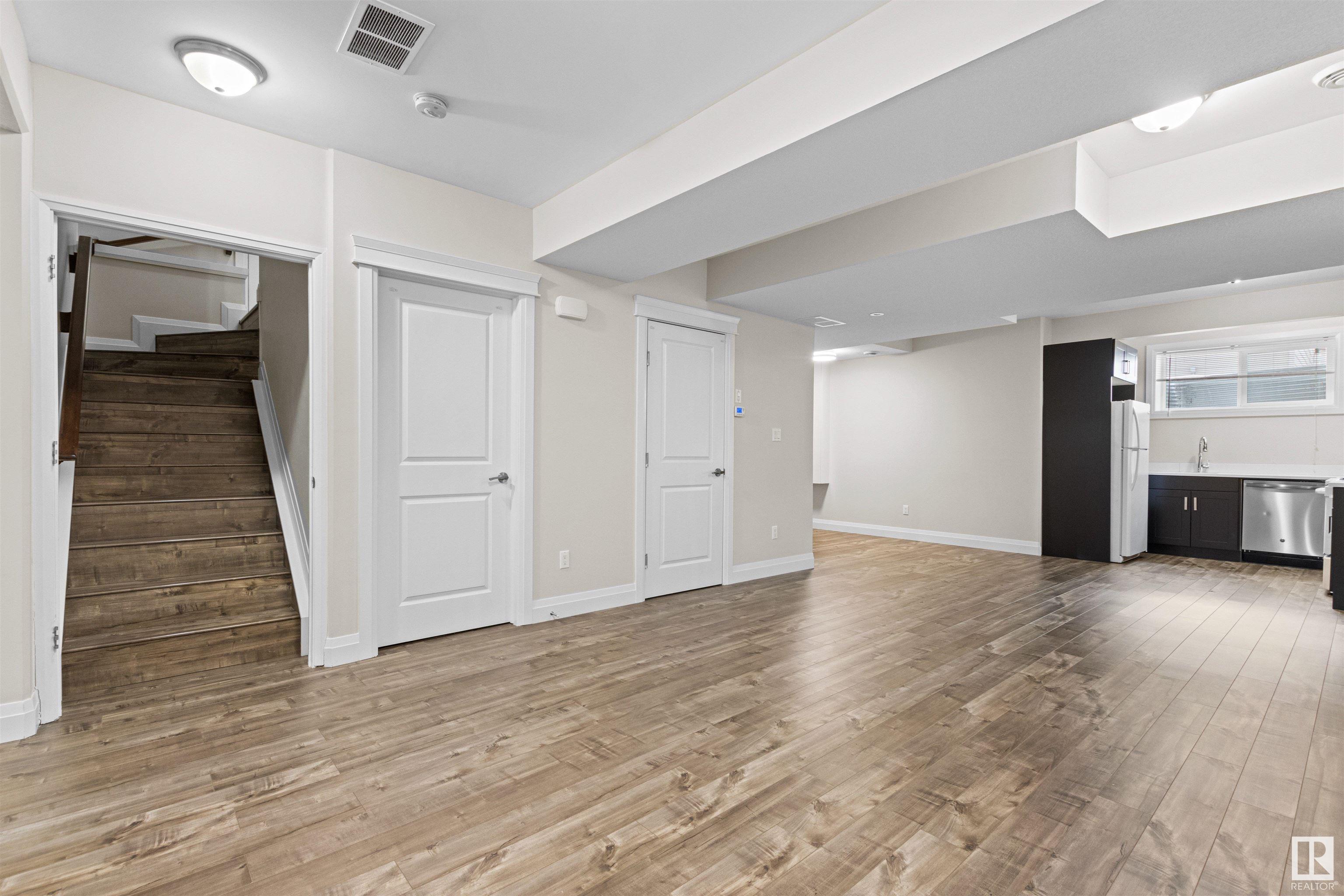      9333 87 AV NW , Edmonton,  ,T6C 1K3 ;  Listing Number: MLS E4418461