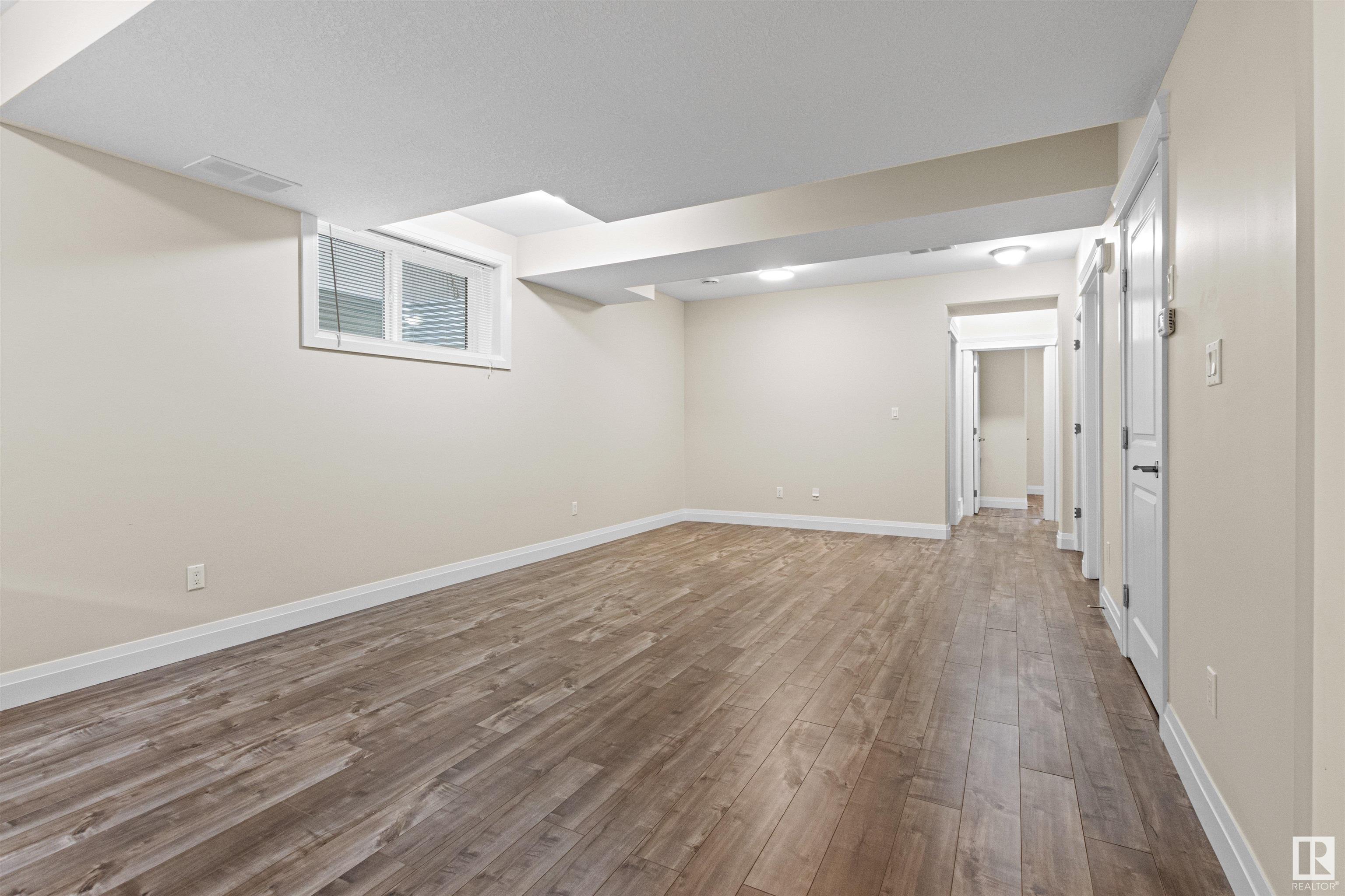      9333 87 AV NW , Edmonton,  ,T6C 1K3 ;  Listing Number: MLS E4418461