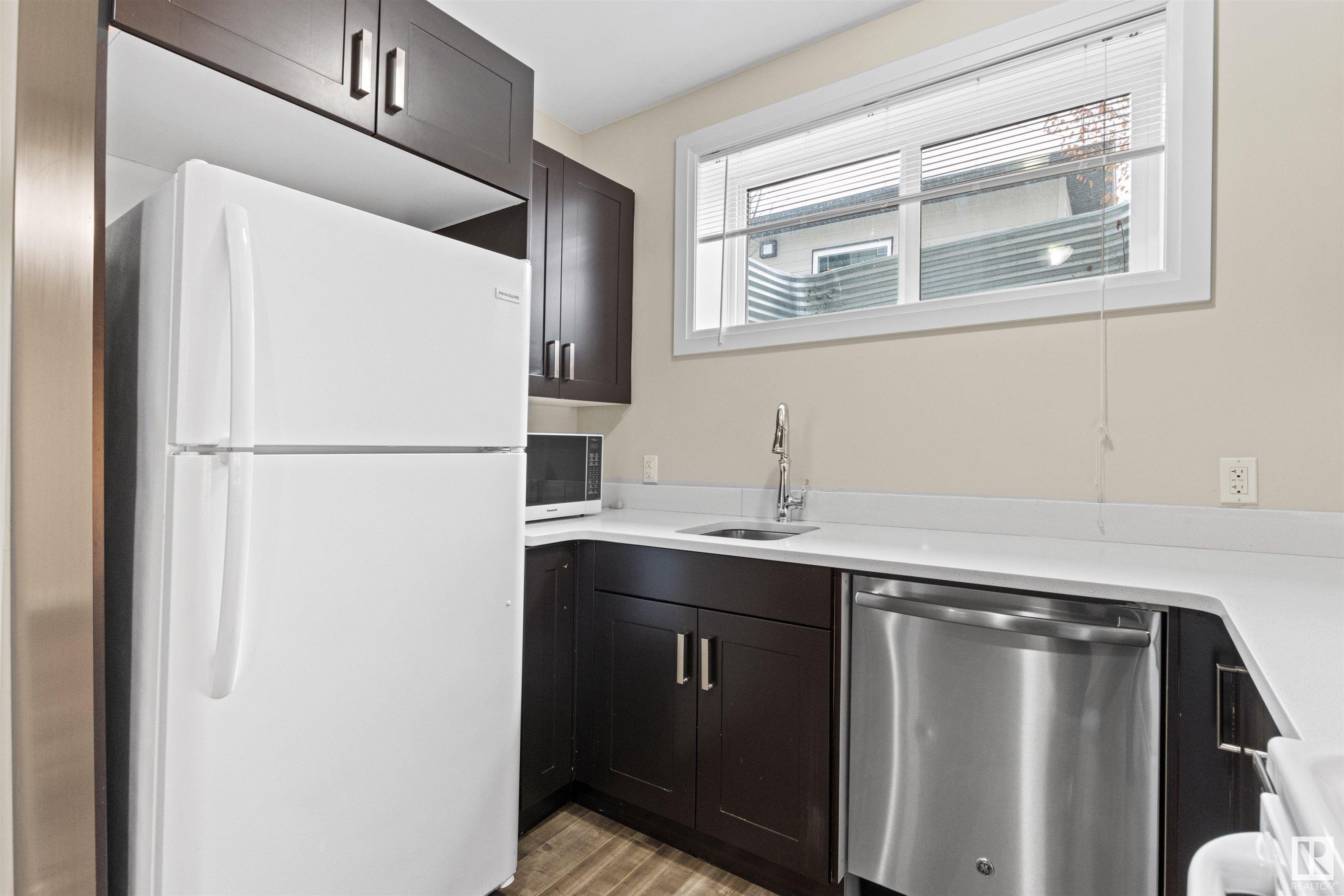      9333 87 AV NW , Edmonton,  ,T6C 1K3 ;  Listing Number: MLS E4418461