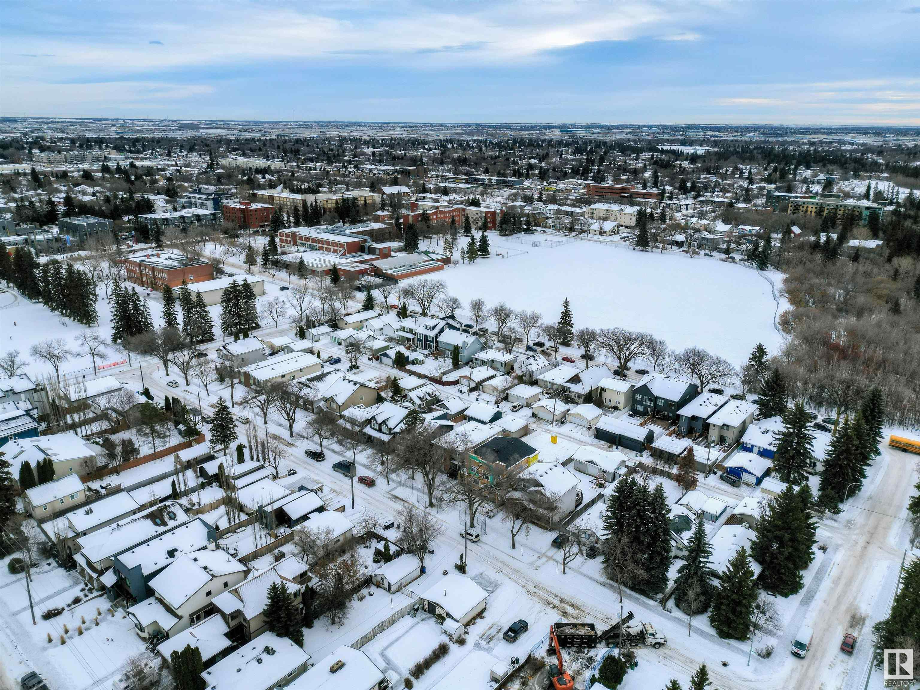      9333 87 AV NW , Edmonton,  ,T6C 1K3 ;  Listing Number: MLS E4418461