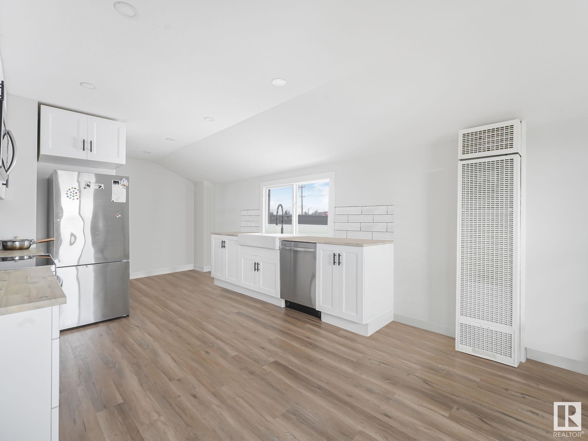      5012 48 ST , Camrose,  ,T4V 1M1 ;  Listing Number: MLS E4418483